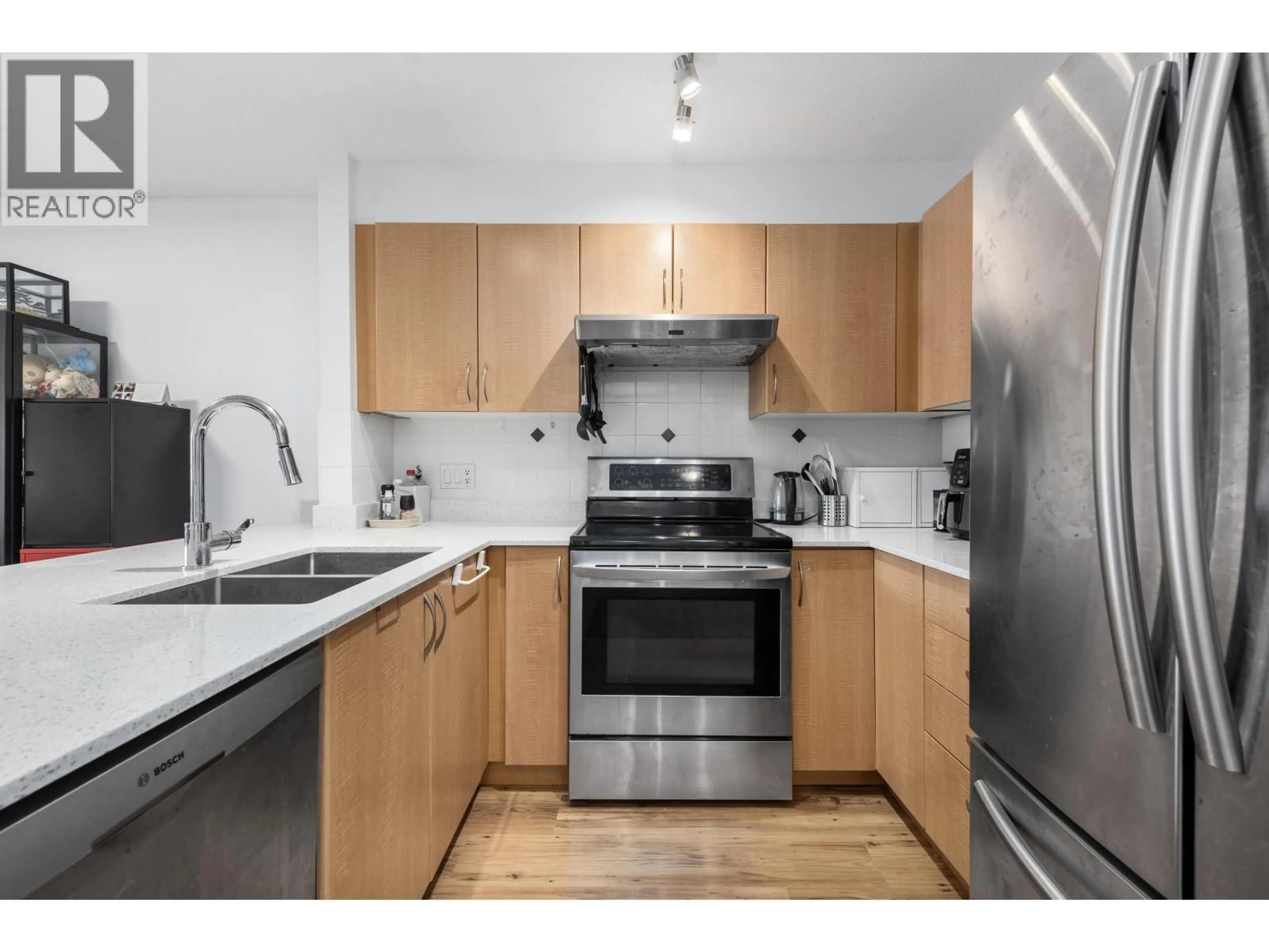 Standard kitchen, unknown for 202 - 38003 SECOND AVENUE, Squamish British Columbia V8B0C4