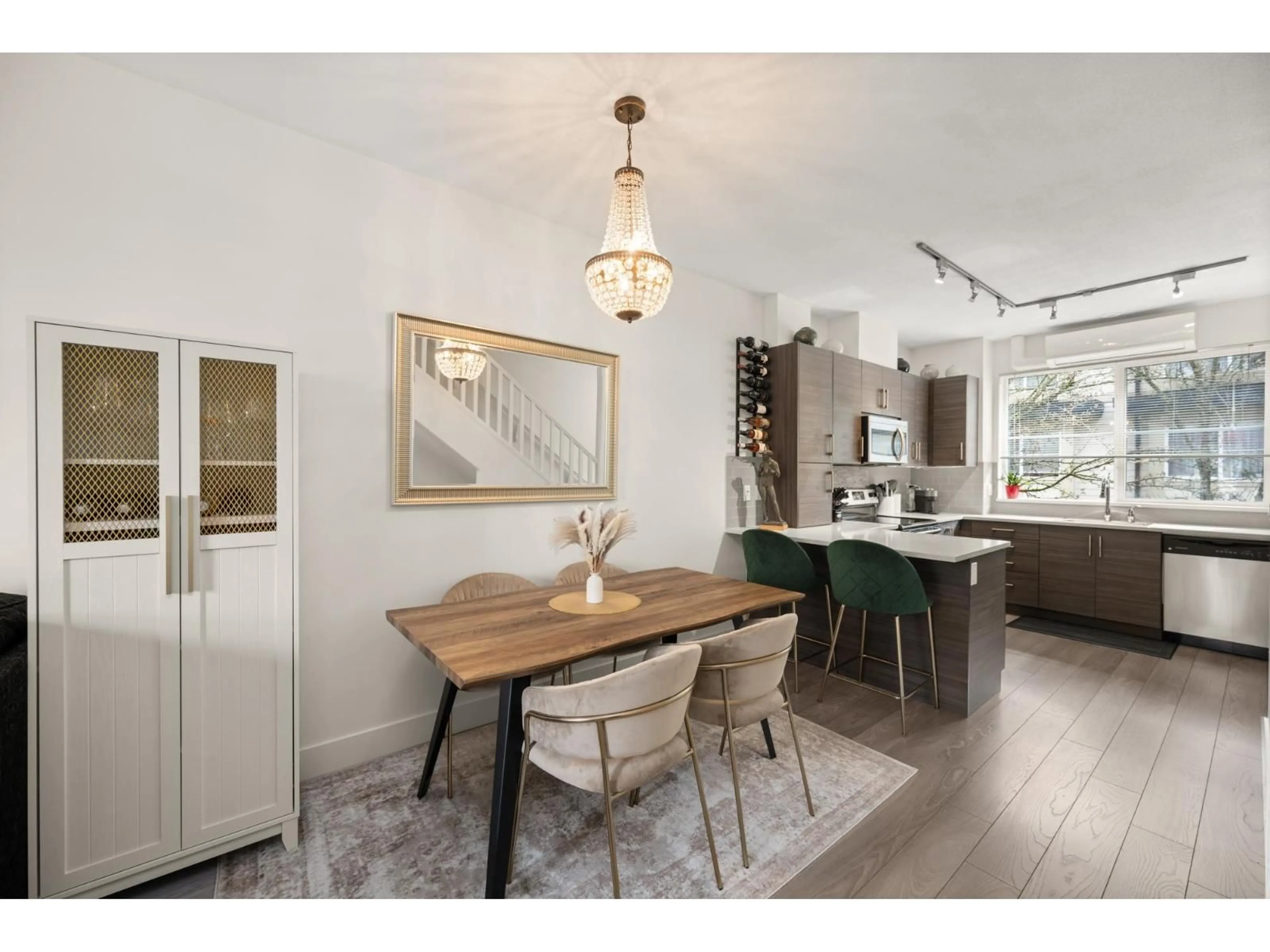 Open concept kitchen, wood/laminate floor for 26 - 19477 72A, Surrey British Columbia V4N6M2