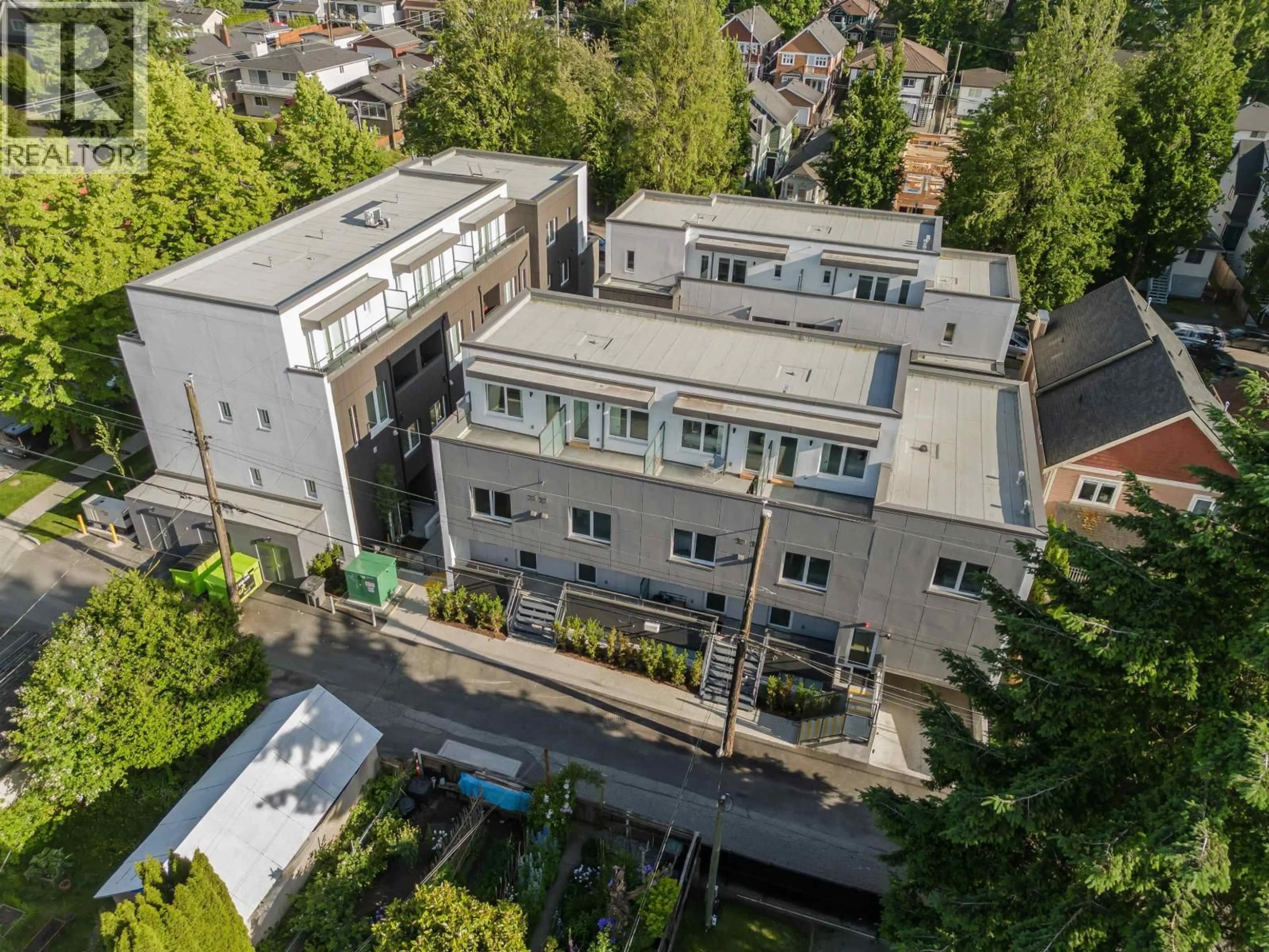 A pic from outside/outdoor area/front of a property/back of a property/a pic from drone, city buildings view from balcony for 204 - 2075 1ST AVENUE, Vancouver British Columbia V5N1B6