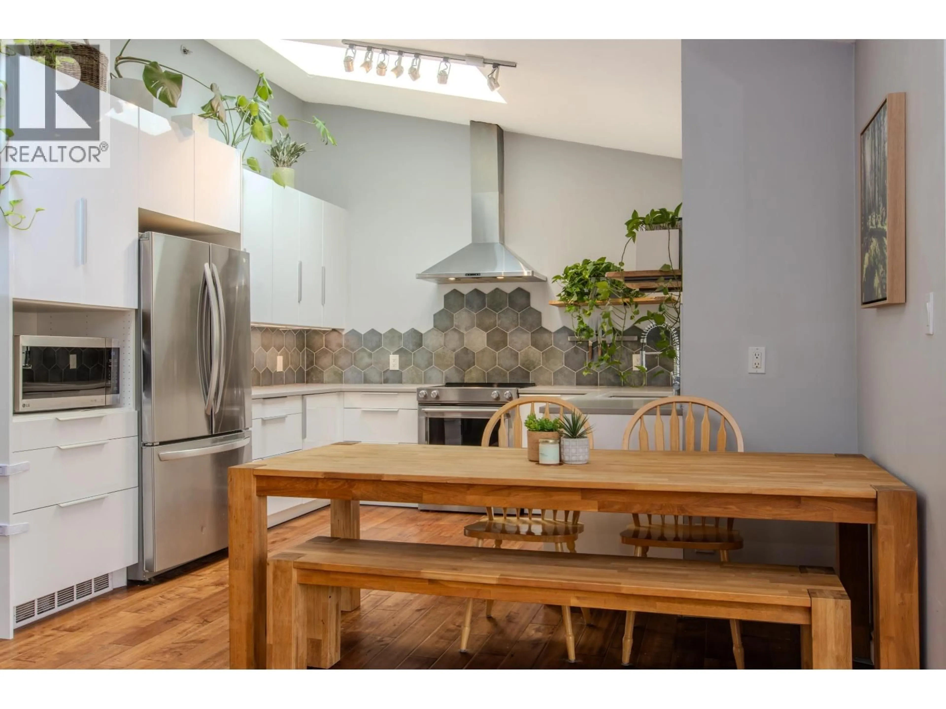 Open concept kitchen, unknown for 53 - 1821 WILLOW CRESCENT, Squamish British Columbia V8B0L9