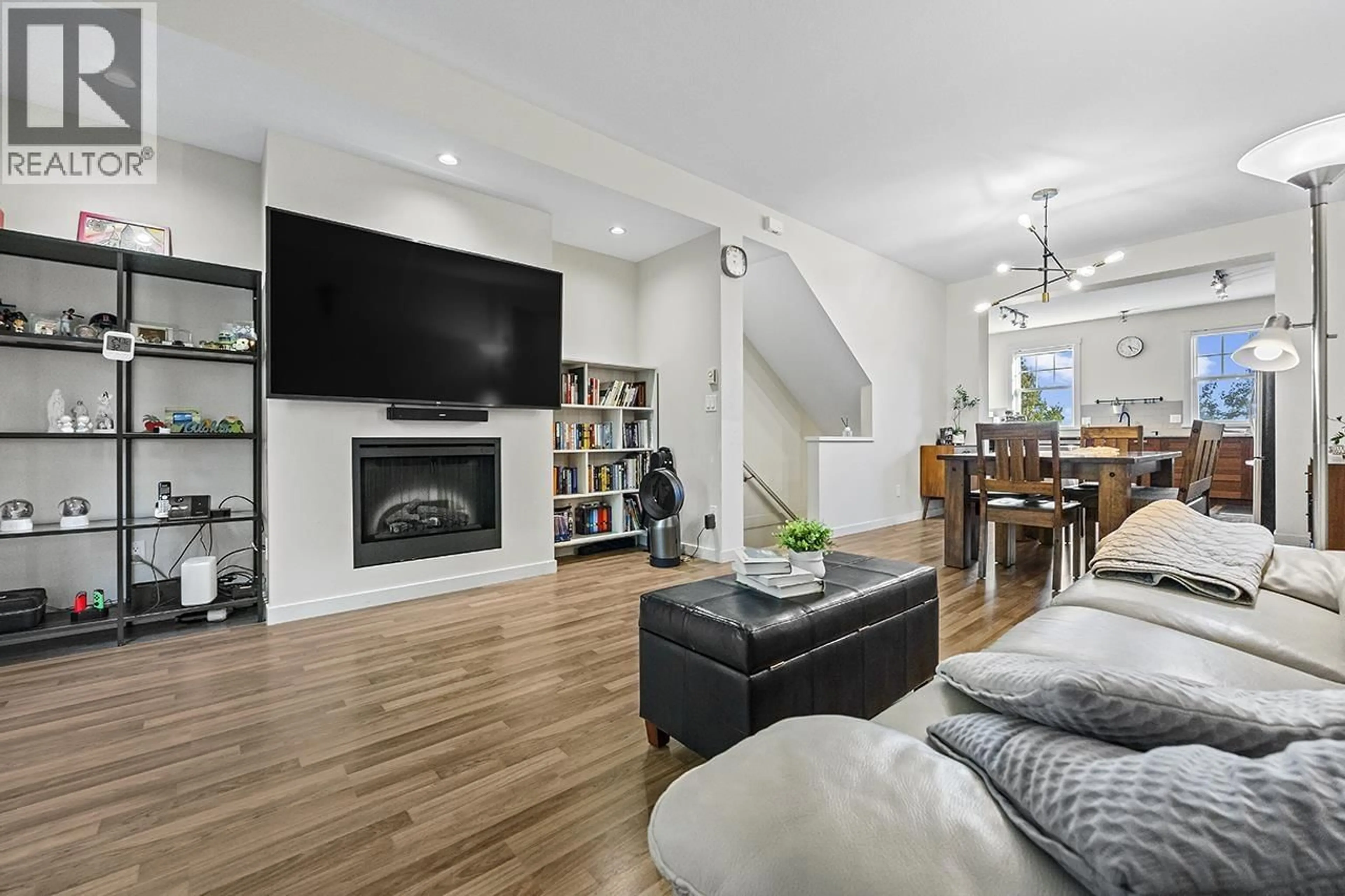 Living room with furniture, unknown for 110 - 688 EDGAR AVENUE, Coquitlam British Columbia V3K0A5