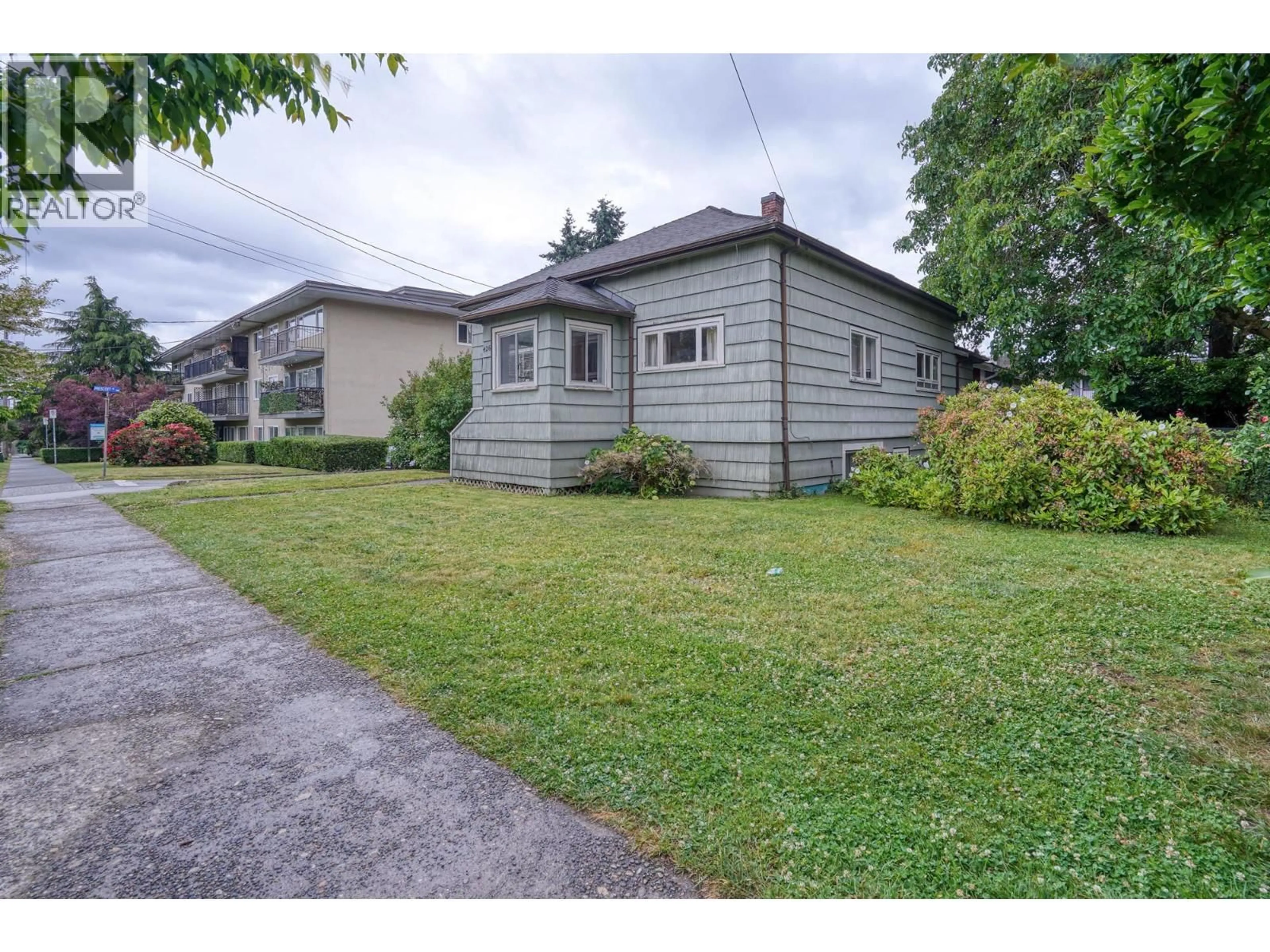 Unknown for 426 SEVENTH STREET, New Westminster British Columbia V3M3L3
