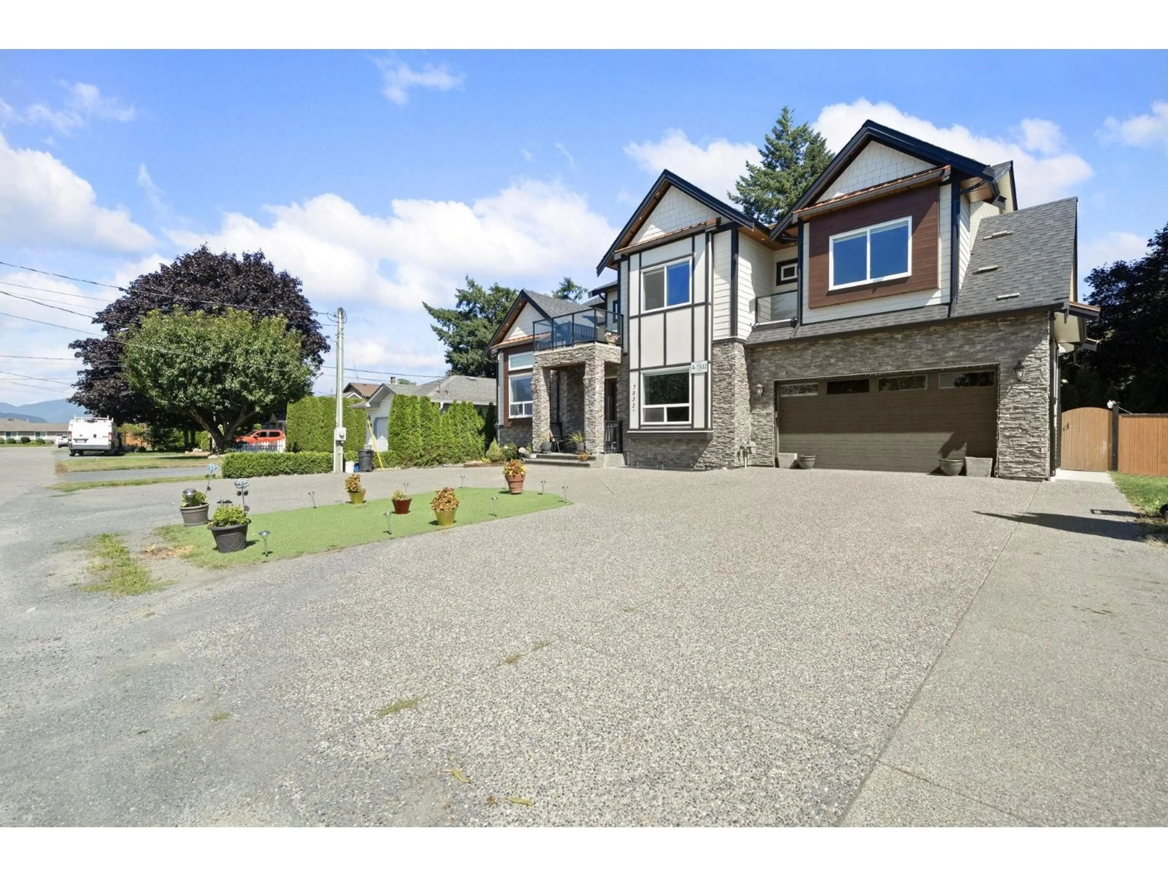 A pic from outside/outdoor area/front of a property/back of a property/a pic from drone, street for 1 - 7532 MELVILLE STREET, Chilliwack British Columbia V2R1L7