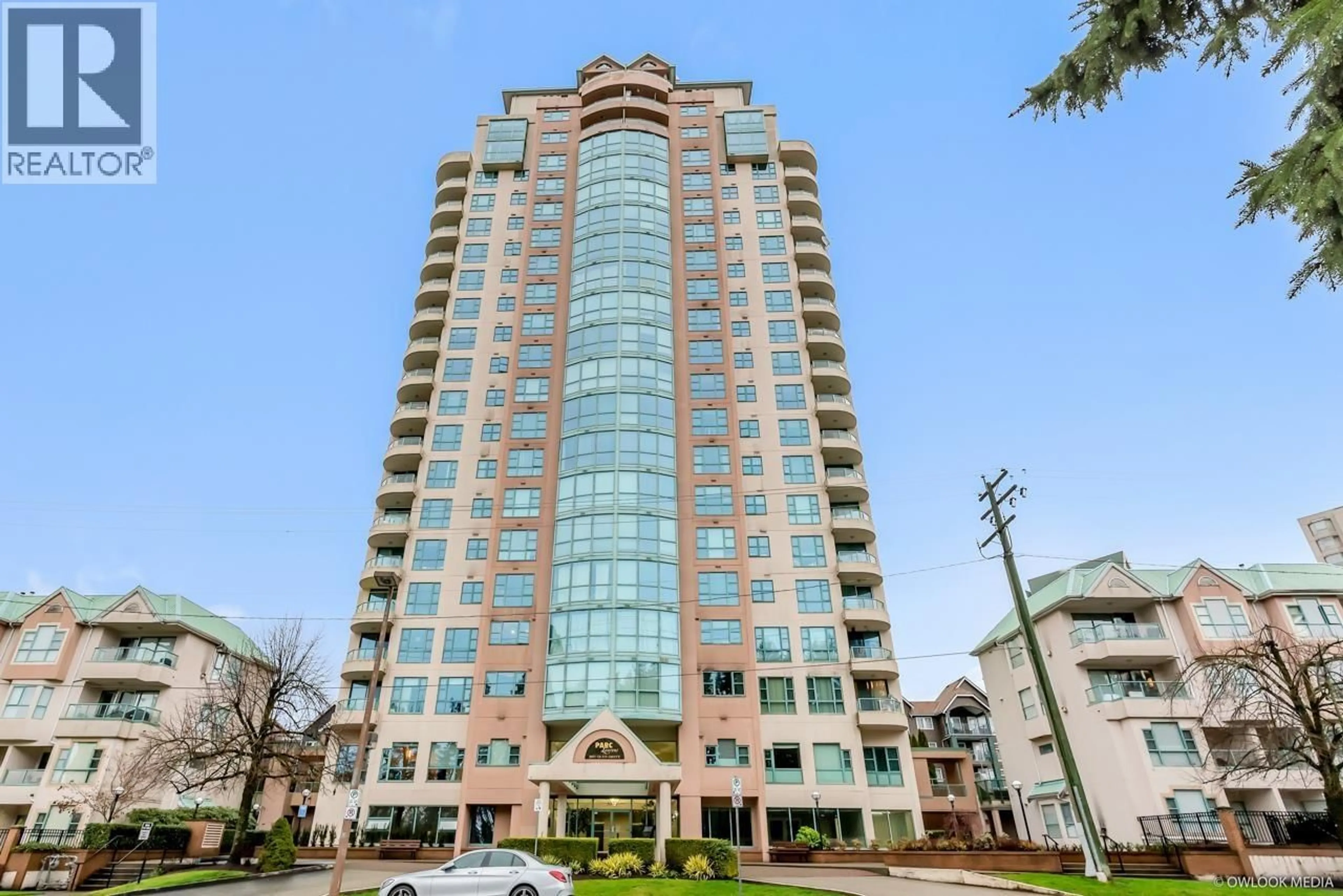 Indoor foyer for 506 - 3071 GLEN DRIVE, Coquitlam British Columbia V3B2P8