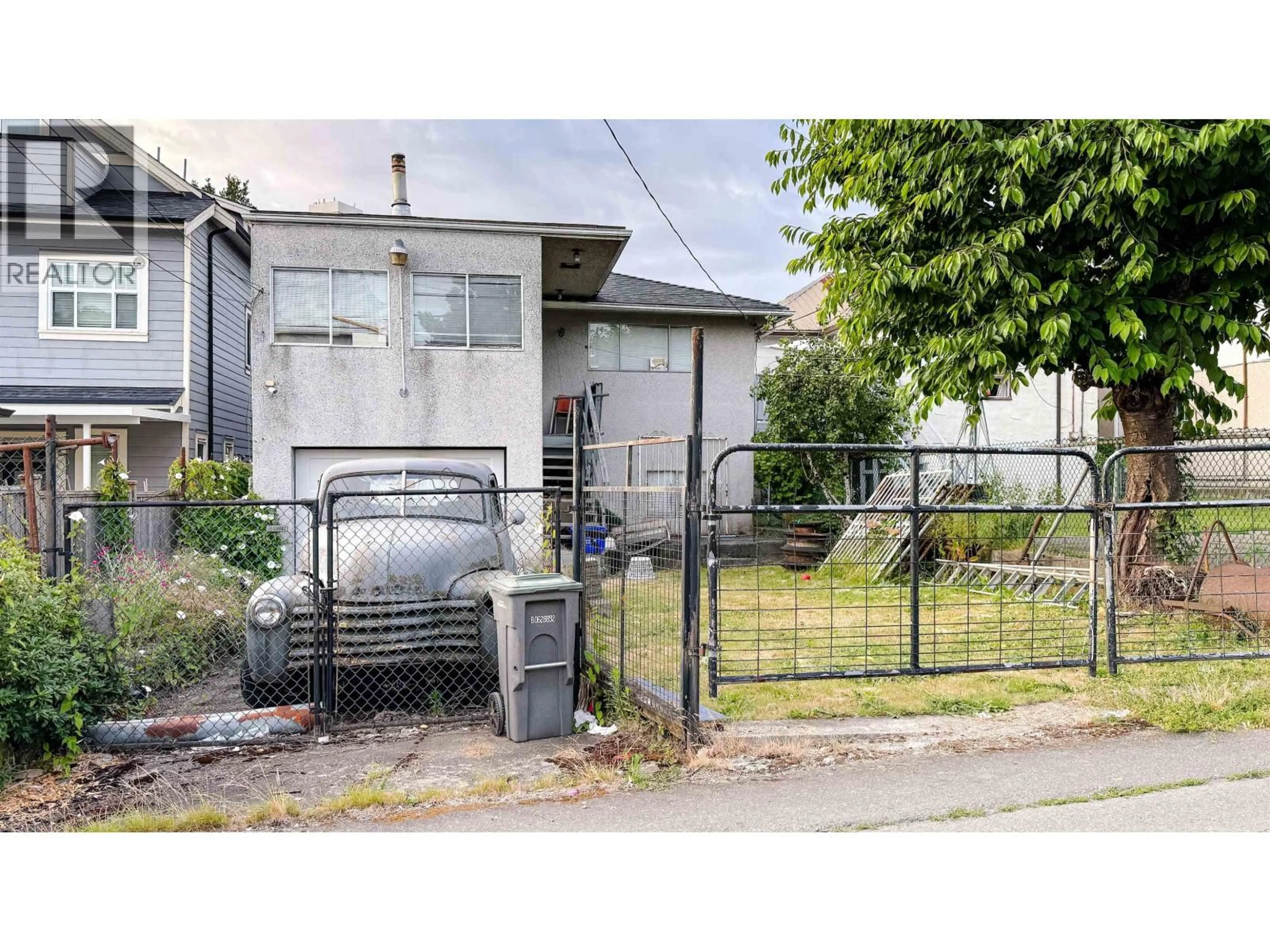 Unknown for 2346 33RD AVENUE, Vancouver British Columbia V5R2S3