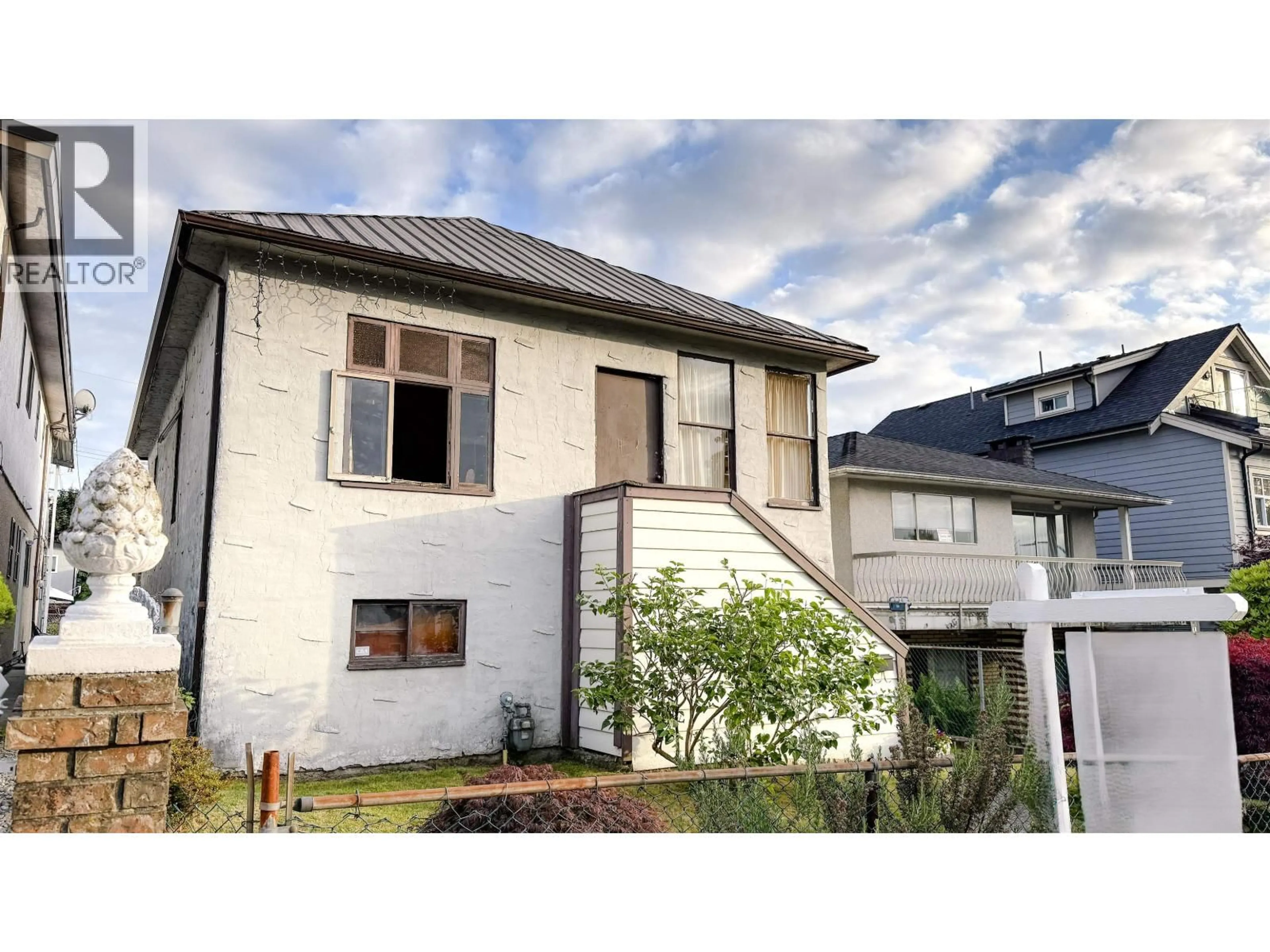 Home with brick exterior material, building for 2354 33RD AVENUE, Vancouver British Columbia V5R2S3