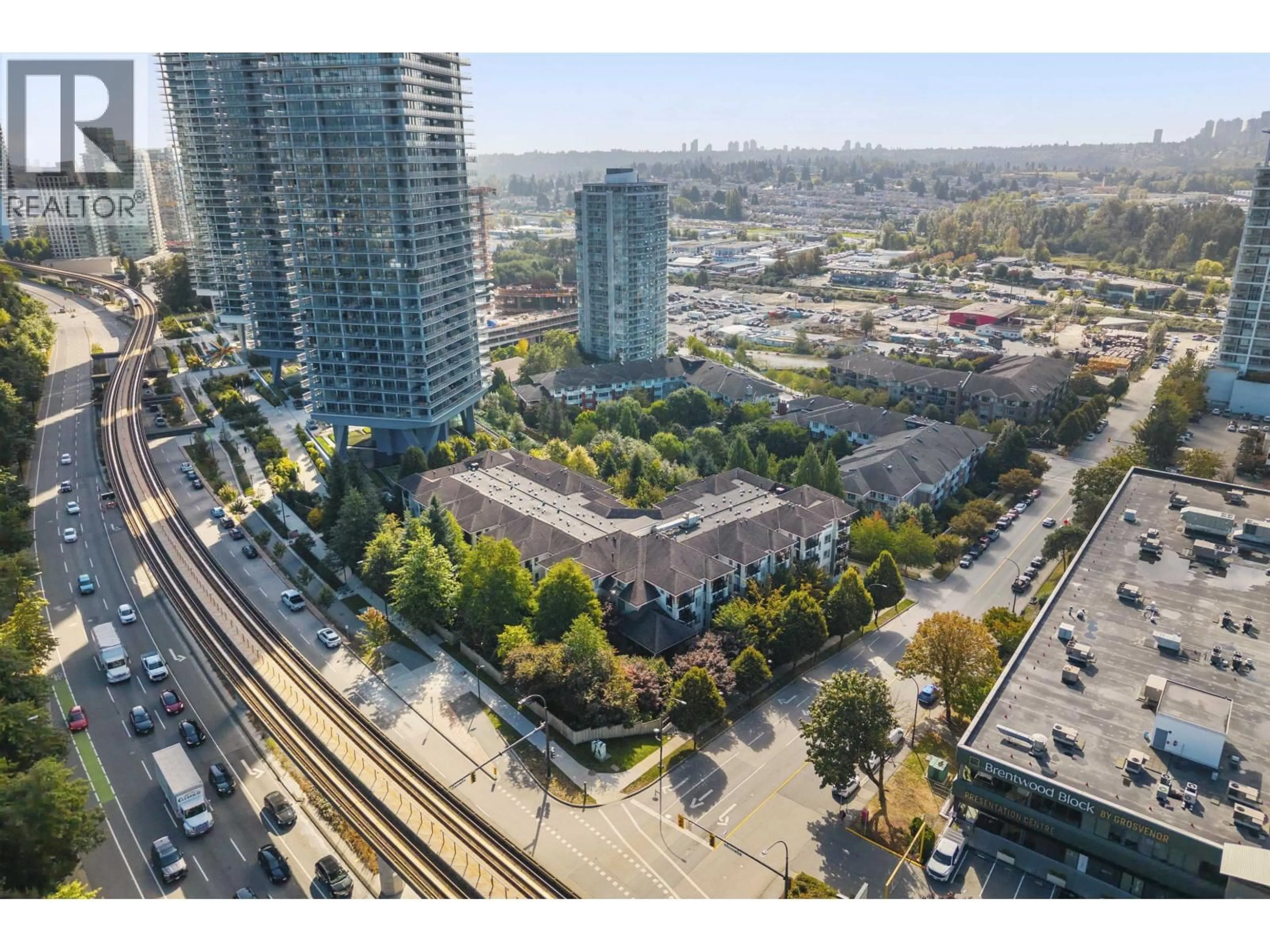 A pic from outside/outdoor area/front of a property/back of a property/a pic from drone, city buildings view from balcony for 419 - 2088 BETA AVENUE, Burnaby British Columbia V5C0C8