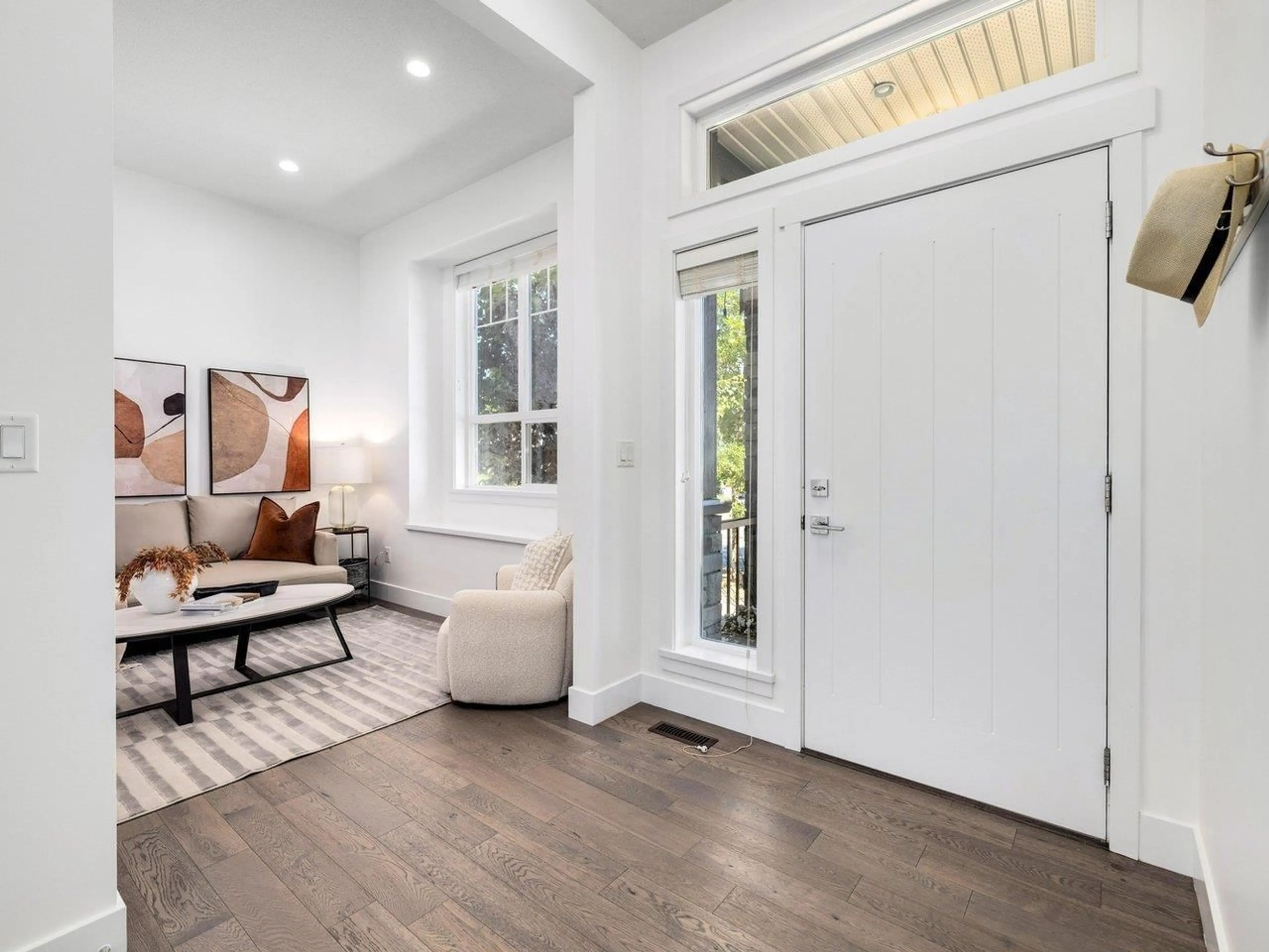 Indoor entryway for 16506 25A, Surrey British Columbia V3Z0S2