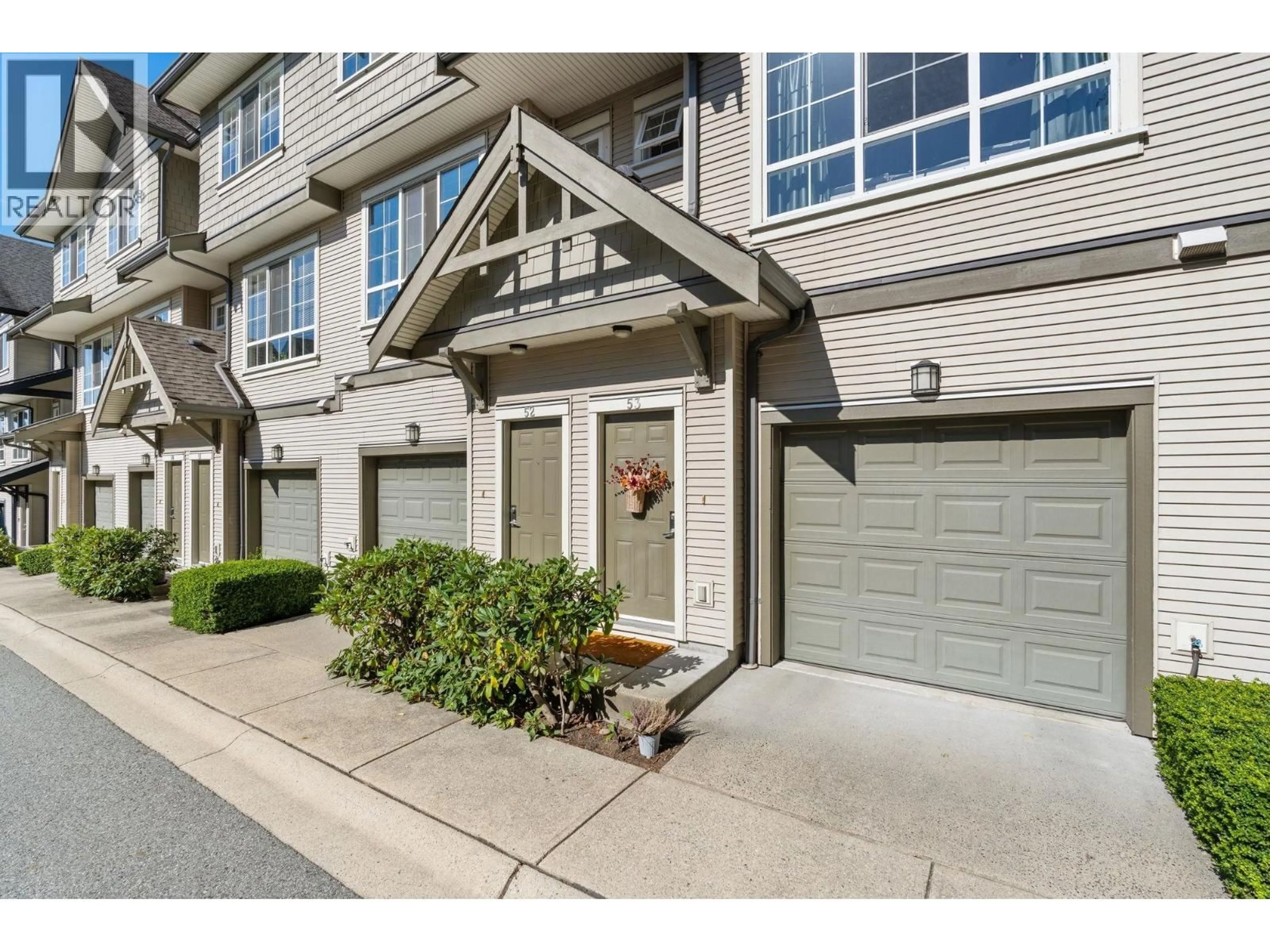 Indoor entryway for 53 - 9088 HALSTON COURT, Burnaby British Columbia V3N0A7