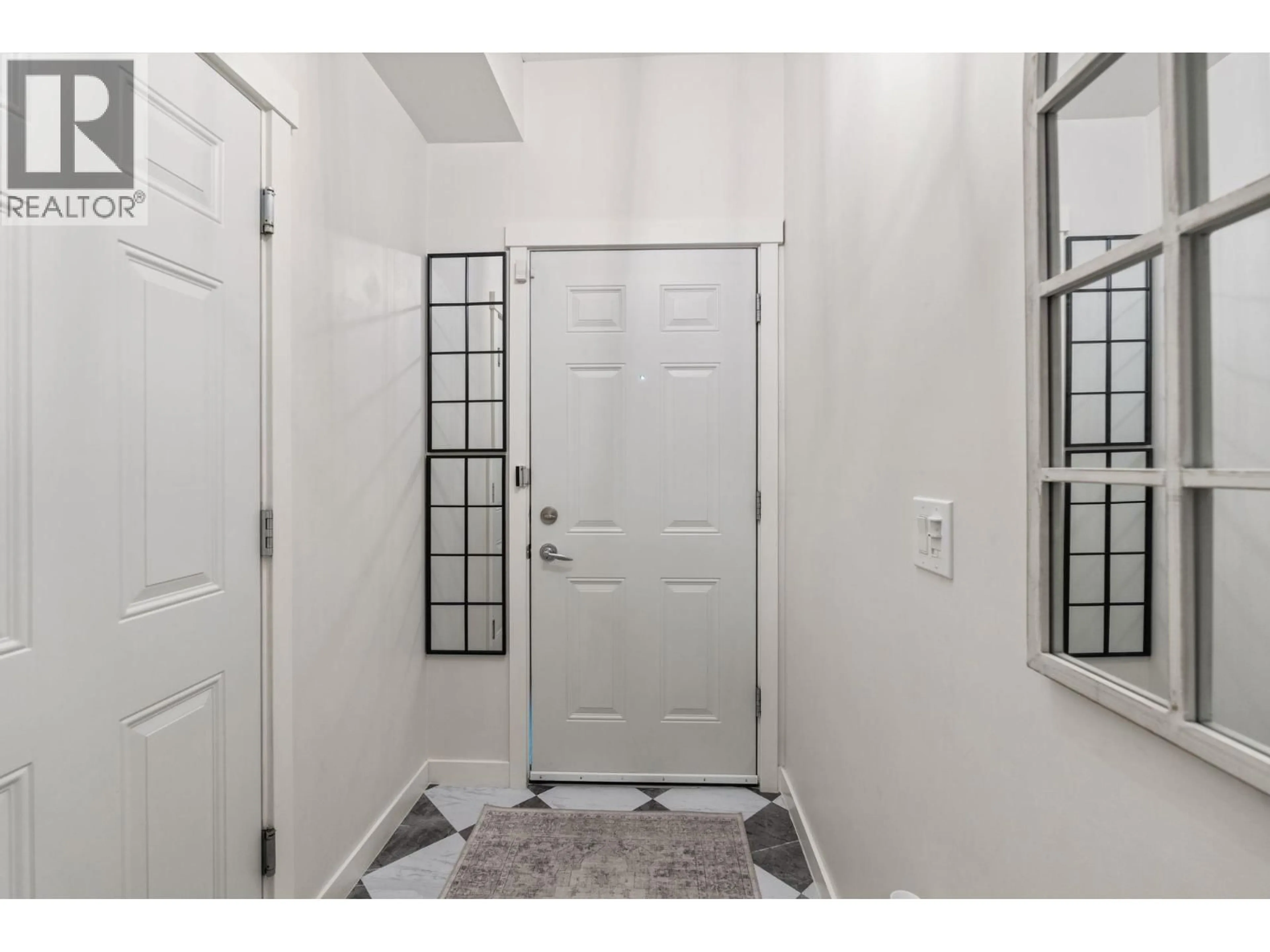 Indoor entryway for 53 - 9088 HALSTON COURT, Burnaby British Columbia V3N0A7