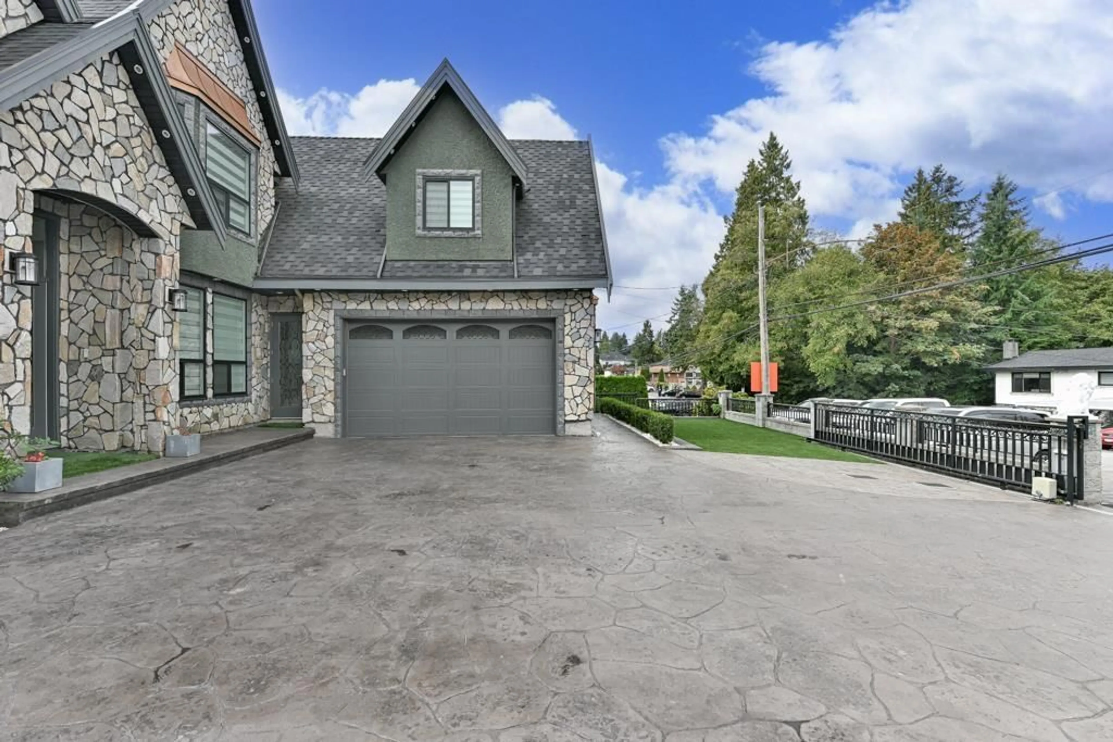 Unknown for 12768 97A, Surrey British Columbia V3V2H5