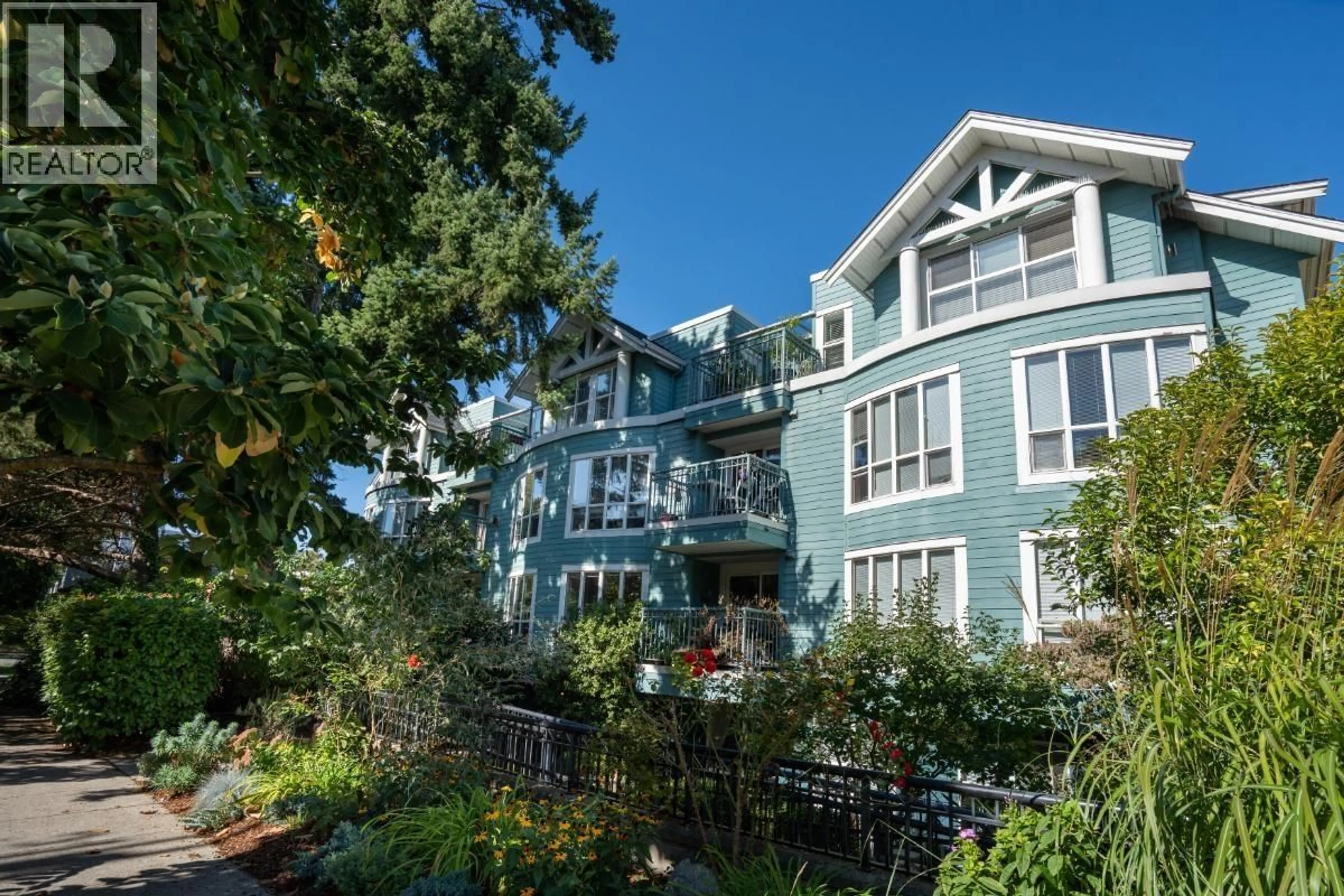 Patio, street for 203 - 1617 GRANT STREET, Vancouver British Columbia V5L2Y4