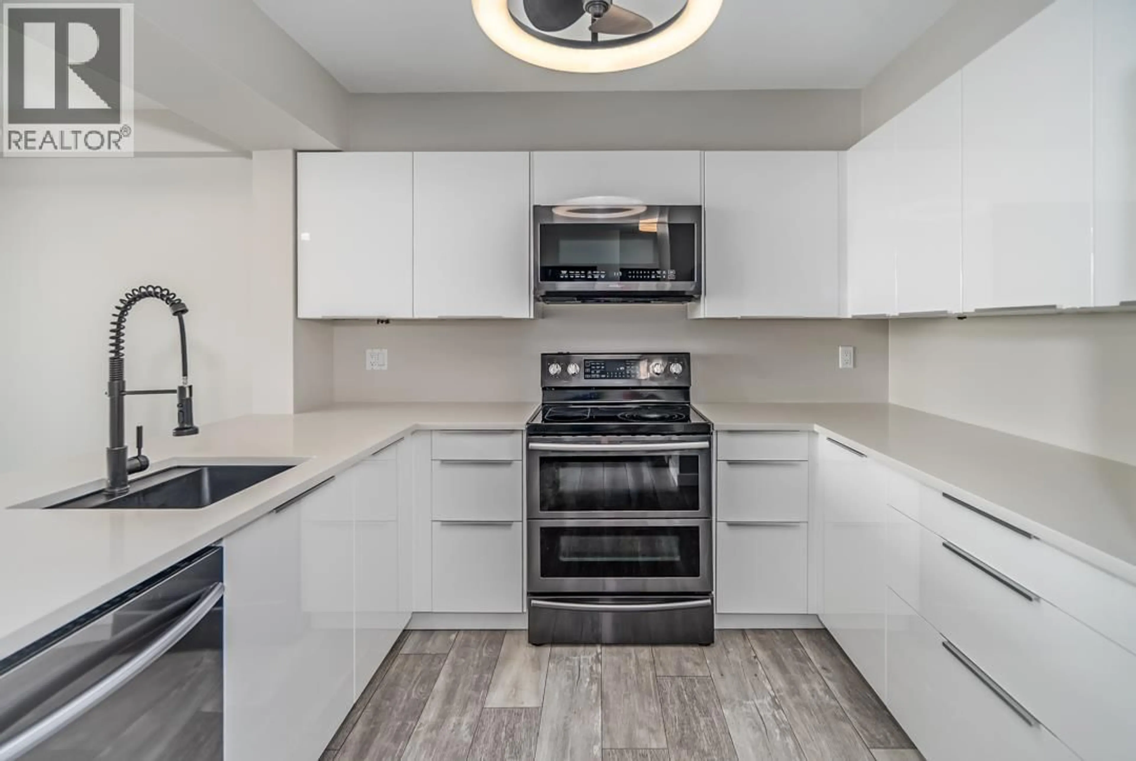 Standard kitchen, unknown for 1607 - 1148 HEFFLEY CRESCENT, Coquitlam British Columbia V3B8A6