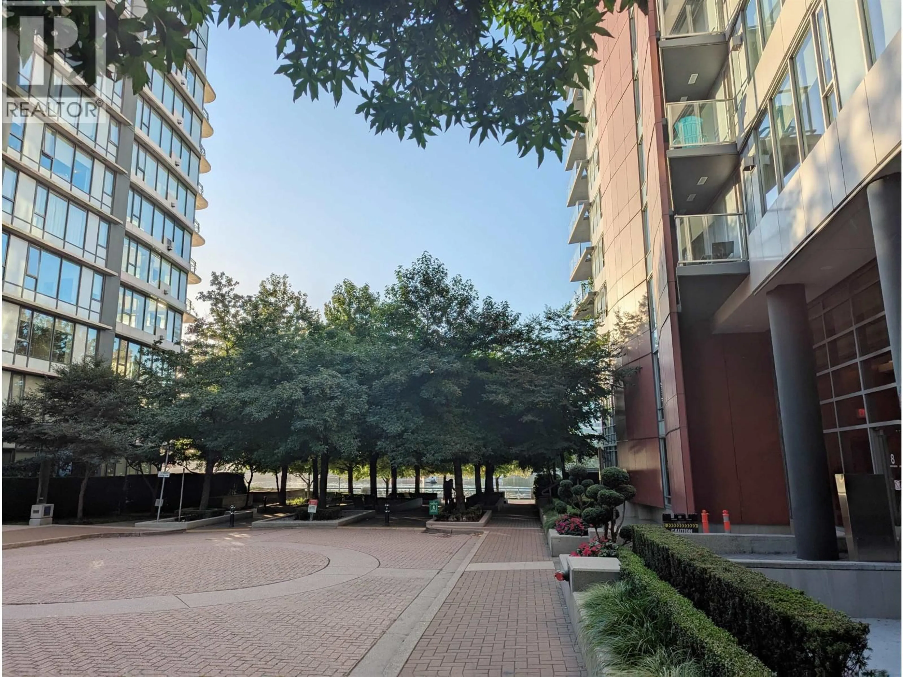 Patio, street for 503 - 8 SMITHE MEWS, Vancouver British Columbia V6B0A5