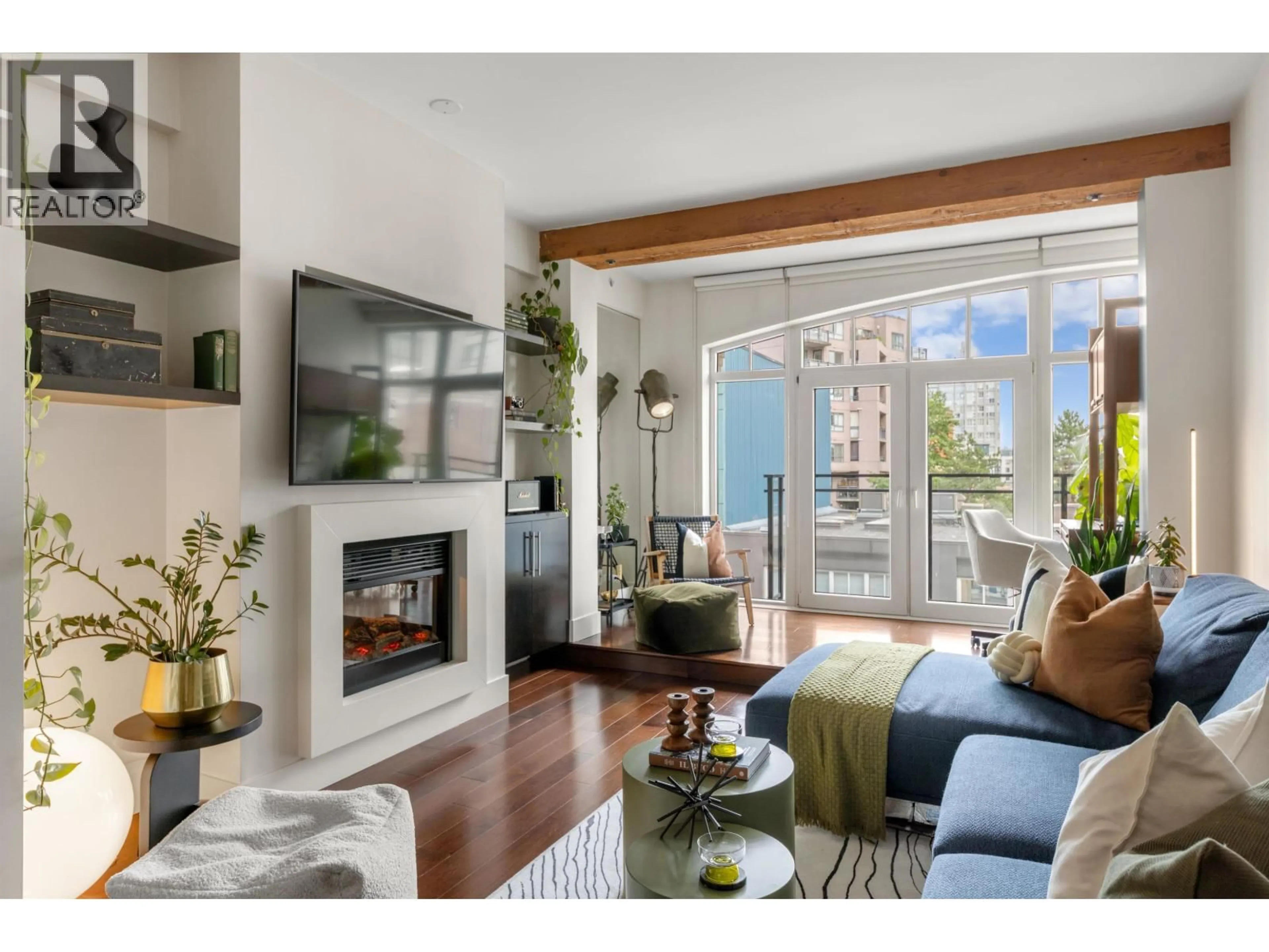 Living room with furniture, unknown for 408 - 1275 HAMILTON STREET, Vancouver British Columbia V6B1E2