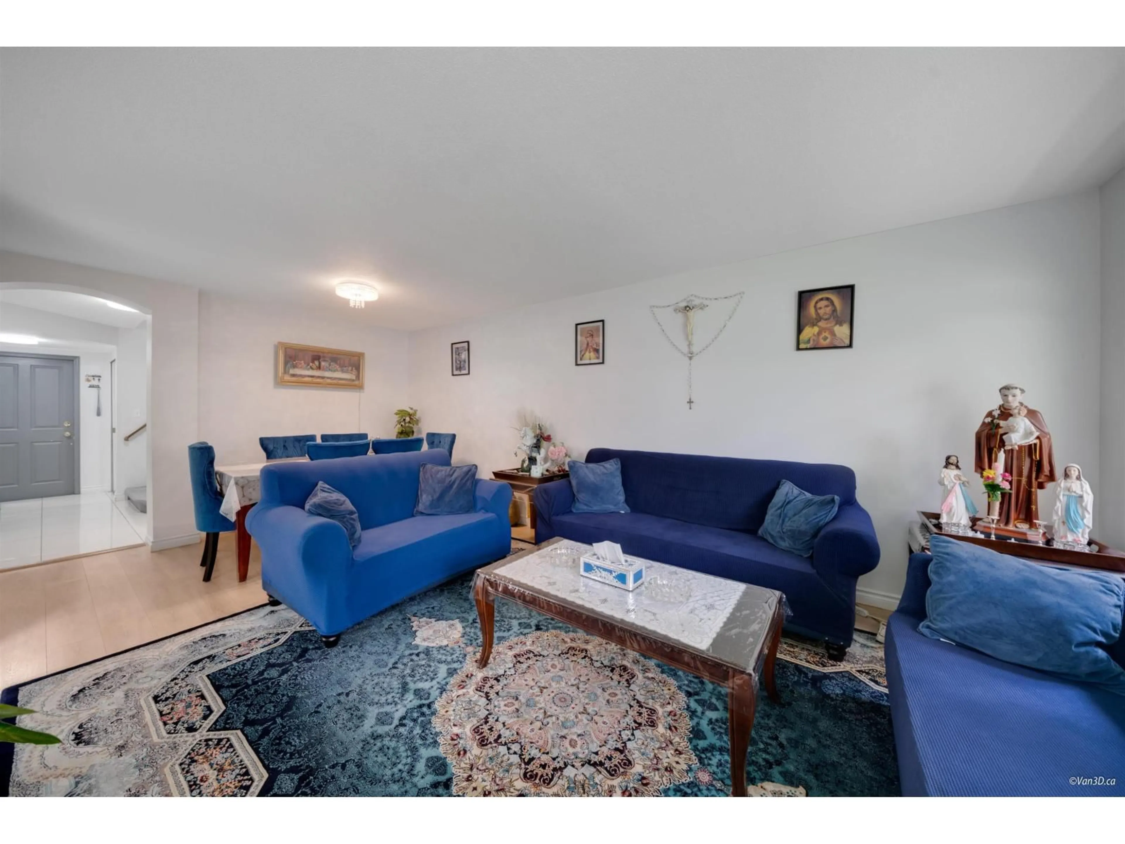 Living room with furniture, unknown for 32 - 10238 155A, Surrey British Columbia V3R0V8