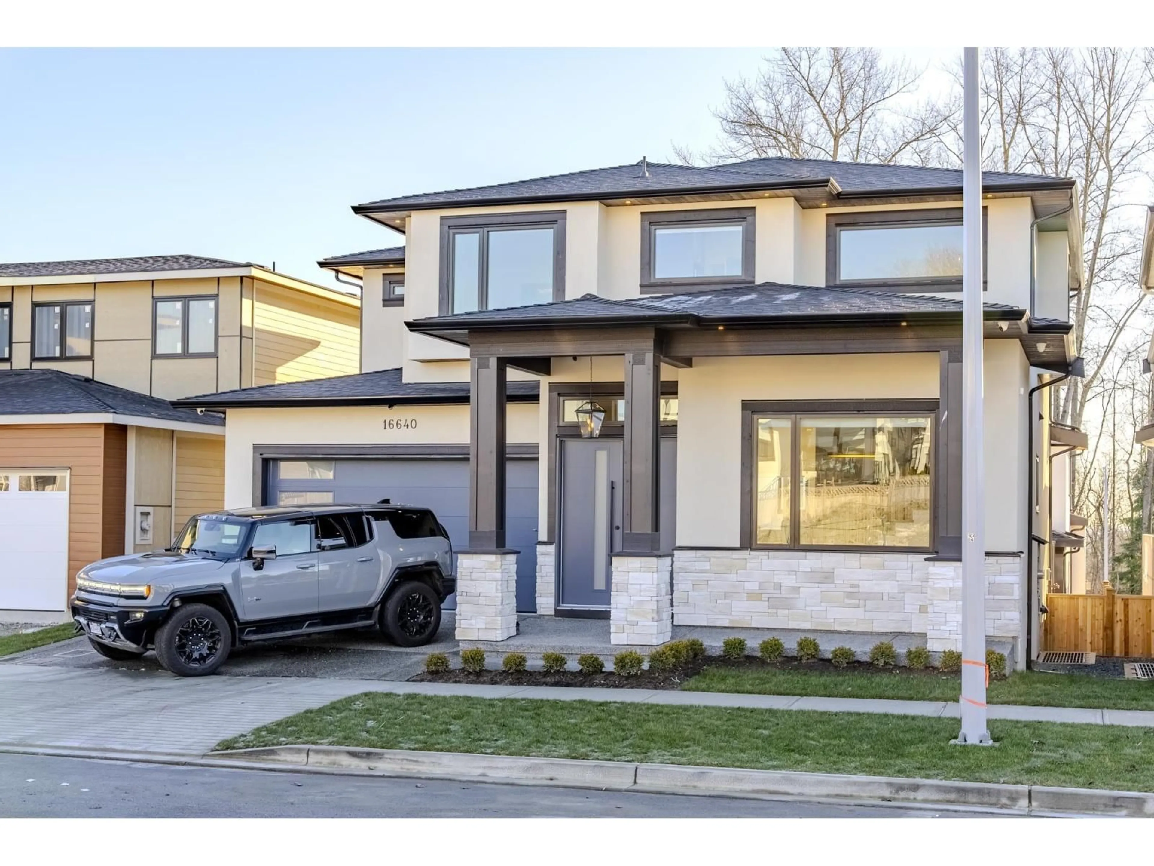 Home with brick exterior material, street for 16640 18A, Surrey British Columbia V3Z9X5
