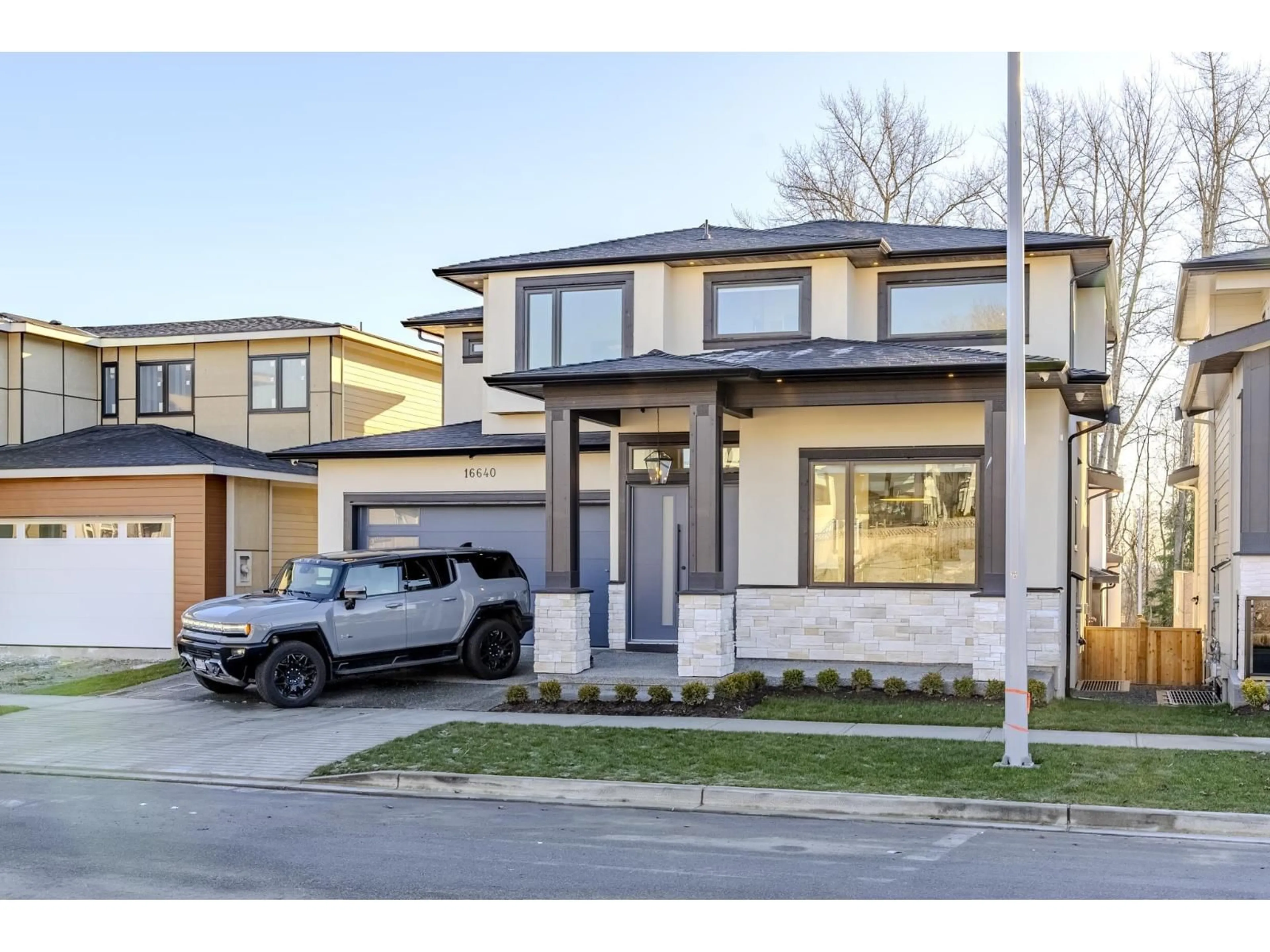 Home with brick exterior material, street for 16640 18A, Surrey British Columbia V3Z9X5
