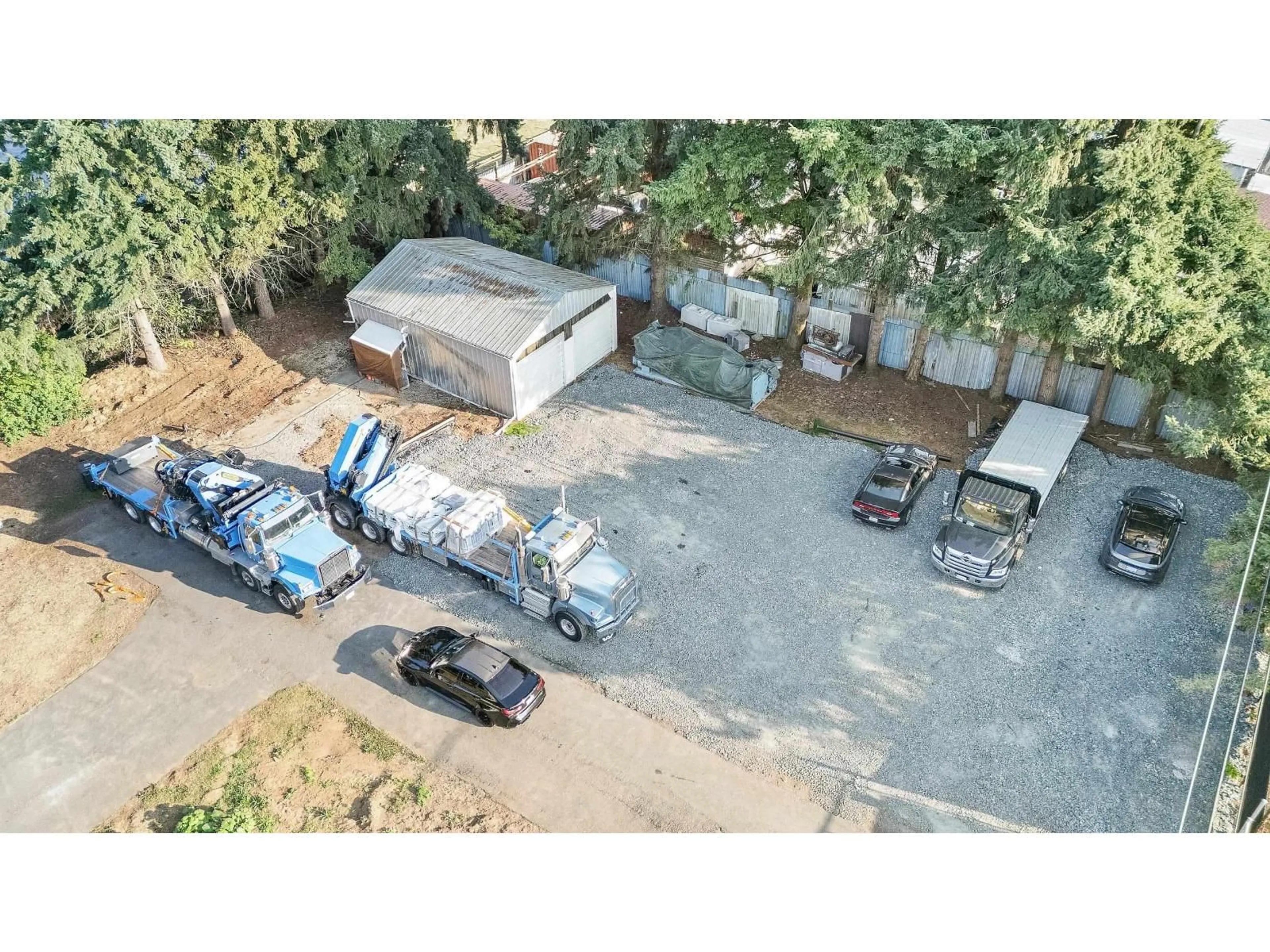 A pic from outside/outdoor area/front of a property/back of a property/a pic from drone, street for 878 ECHO, Abbotsford British Columbia V4X2J9