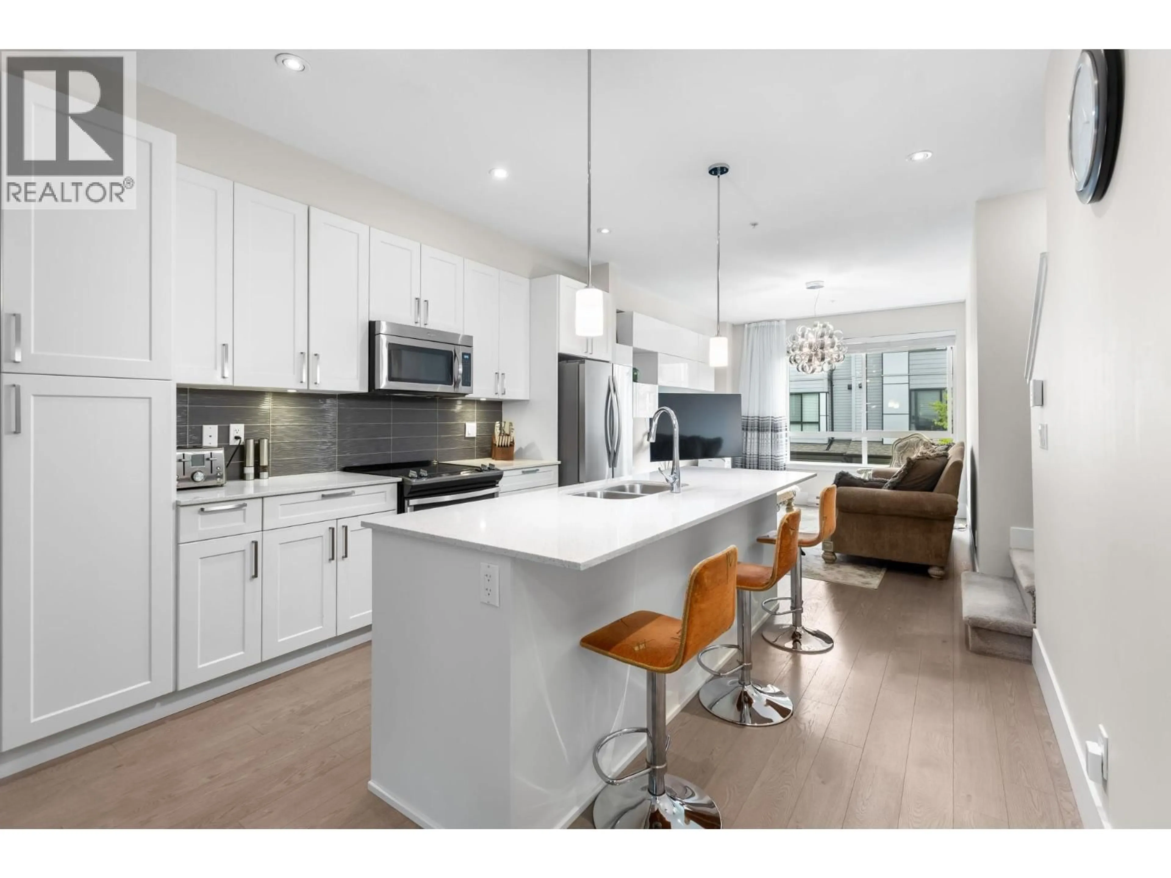Open concept kitchen, wood/laminate floor for 16 - 2139 PRAIRIE AVENUE, Port Coquitlam British Columbia V3B0M7