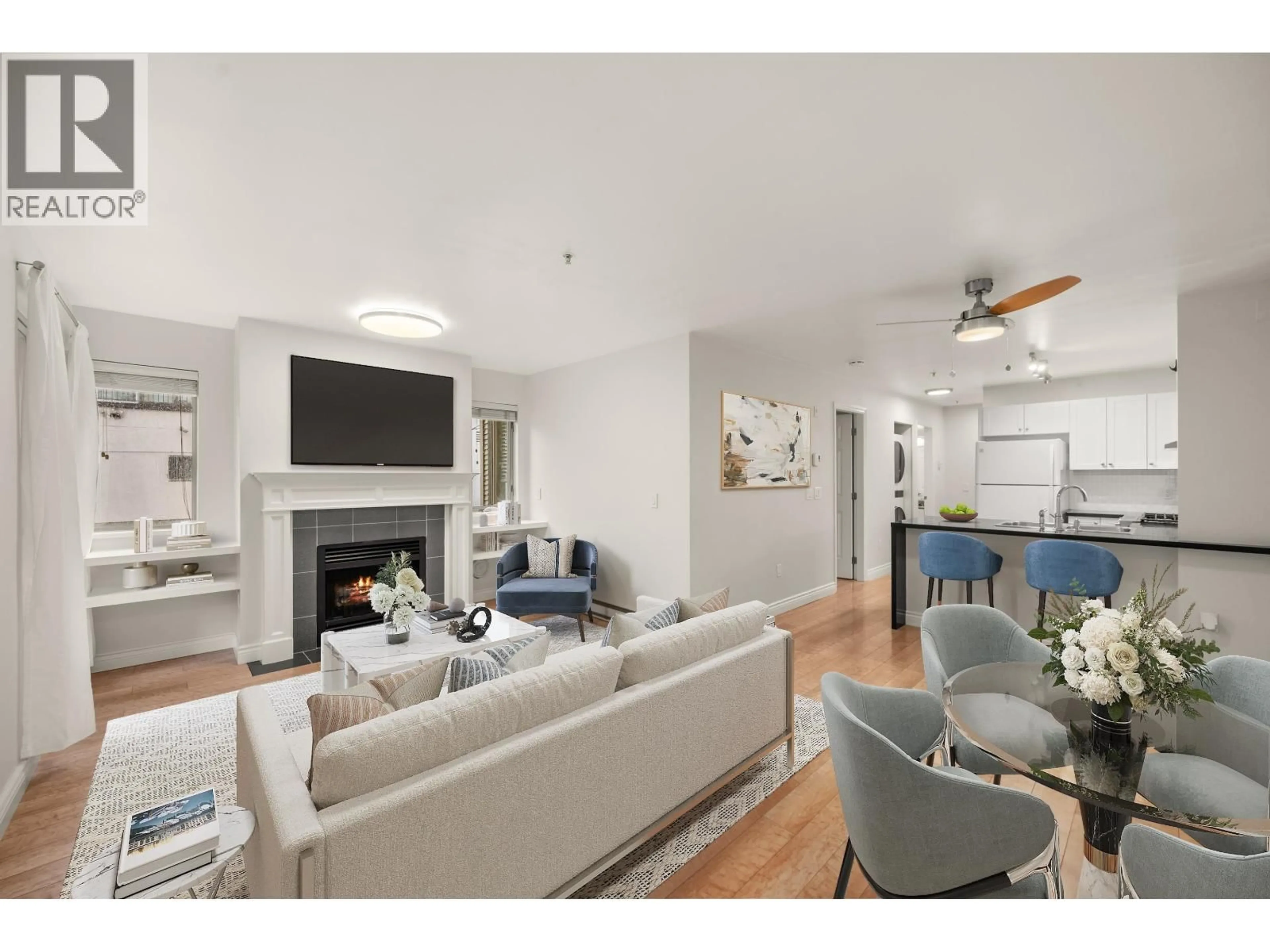 Living room with furniture, unknown for 206 - 688 16TH AVENUE, Vancouver British Columbia V5T2V4