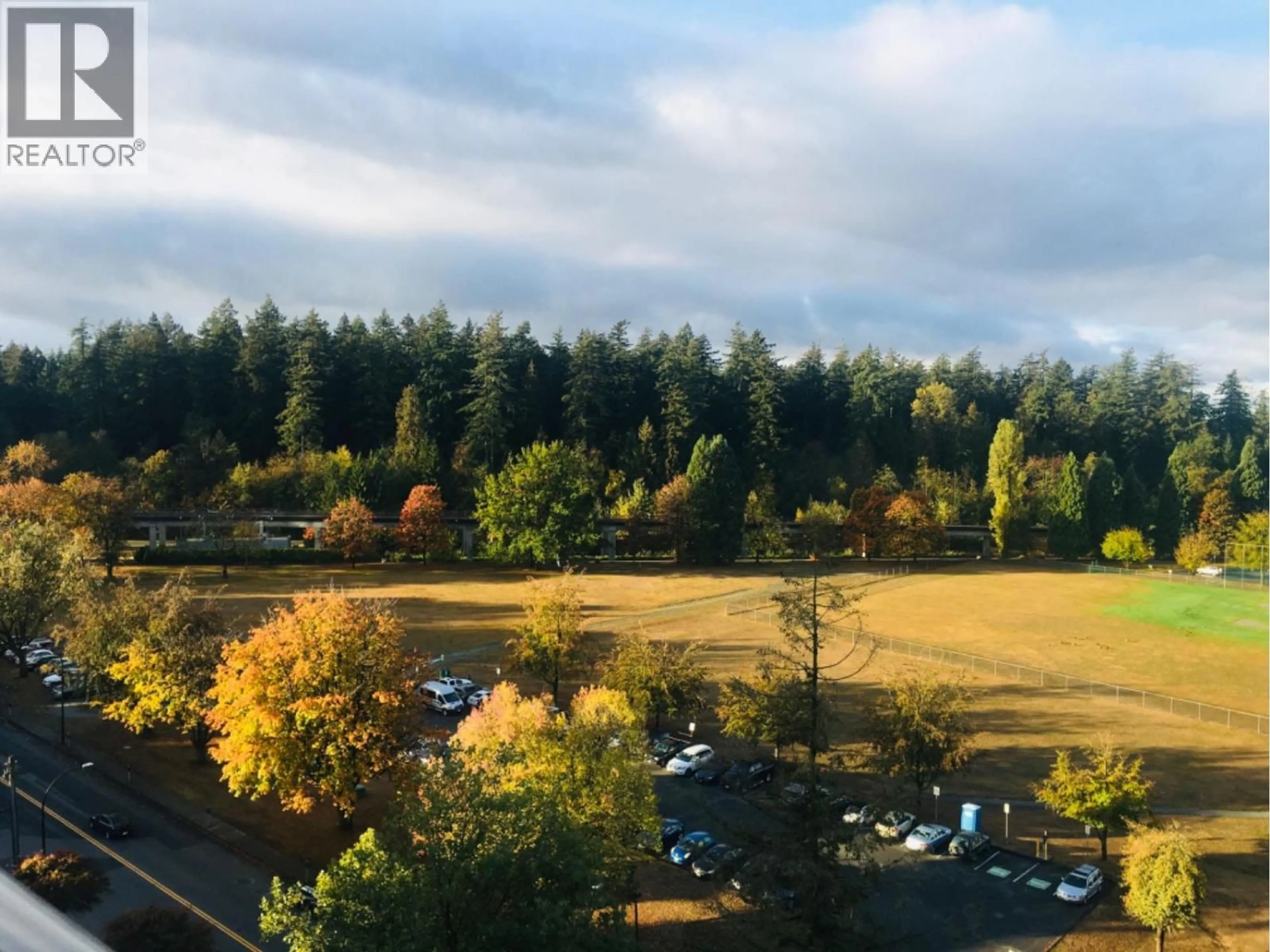 A pic from outside/outdoor area/front of a property/back of a property/a pic from drone, unknown for 1204 - 5790 PATTERSON AVENUE, Burnaby British Columbia V5H4H6