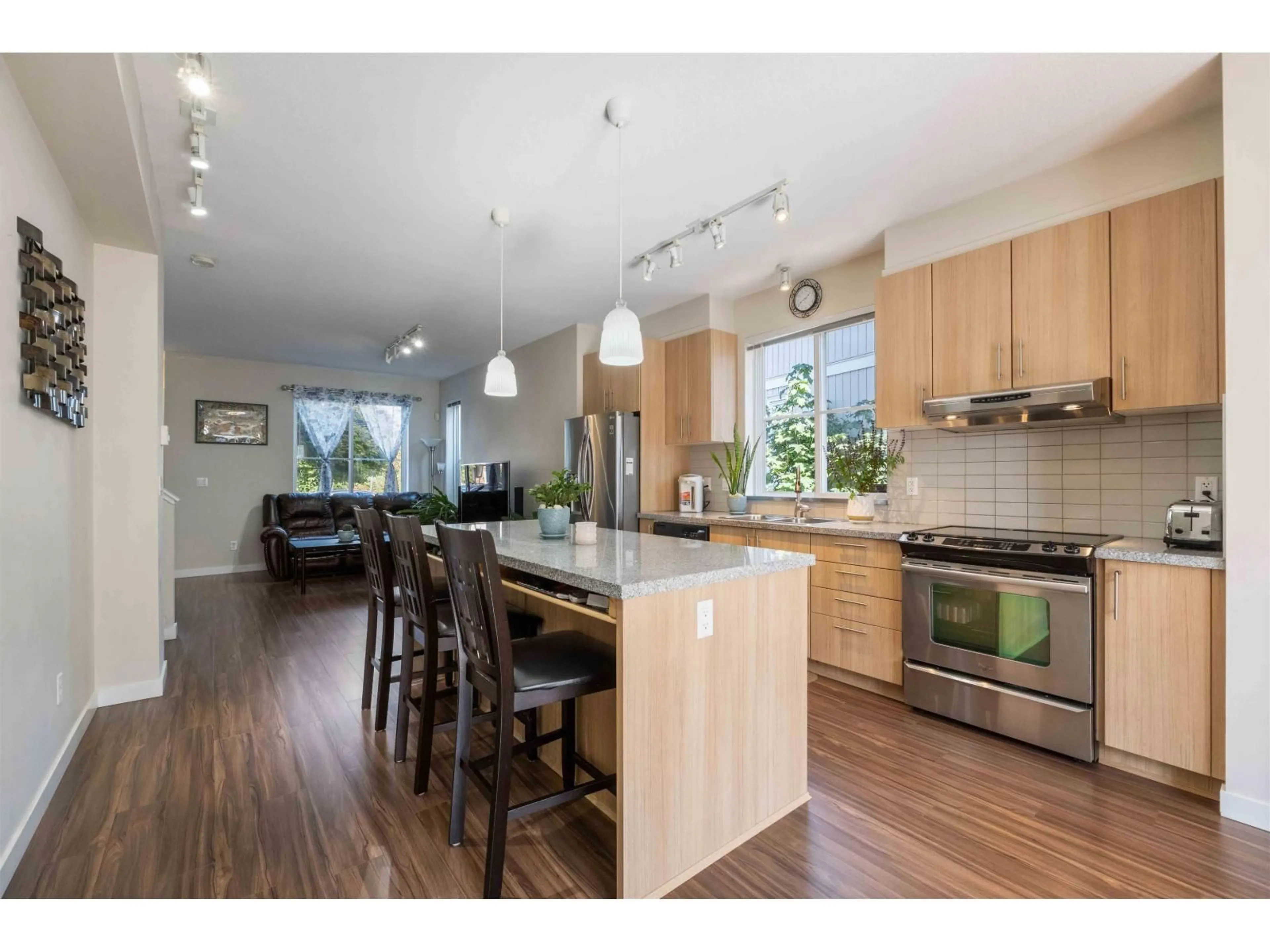 Open concept kitchen, wood/laminate floor for 10 - 31032 WESTRIDGE, Abbotsford British Columbia V2T0C6