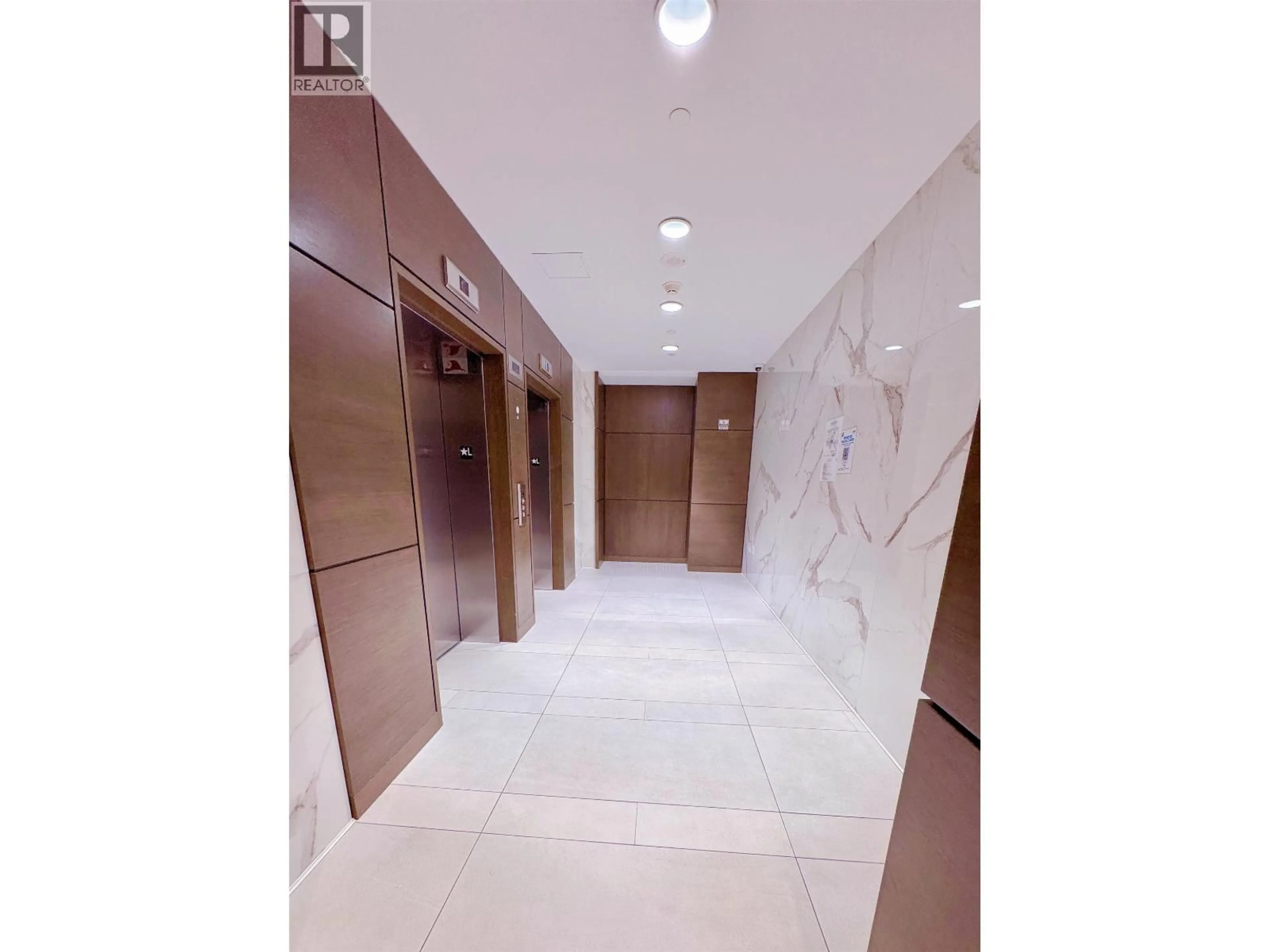 Indoor foyer for 617 - 6328 NO. 3 ROAD, Richmond British Columbia V6Y0L6