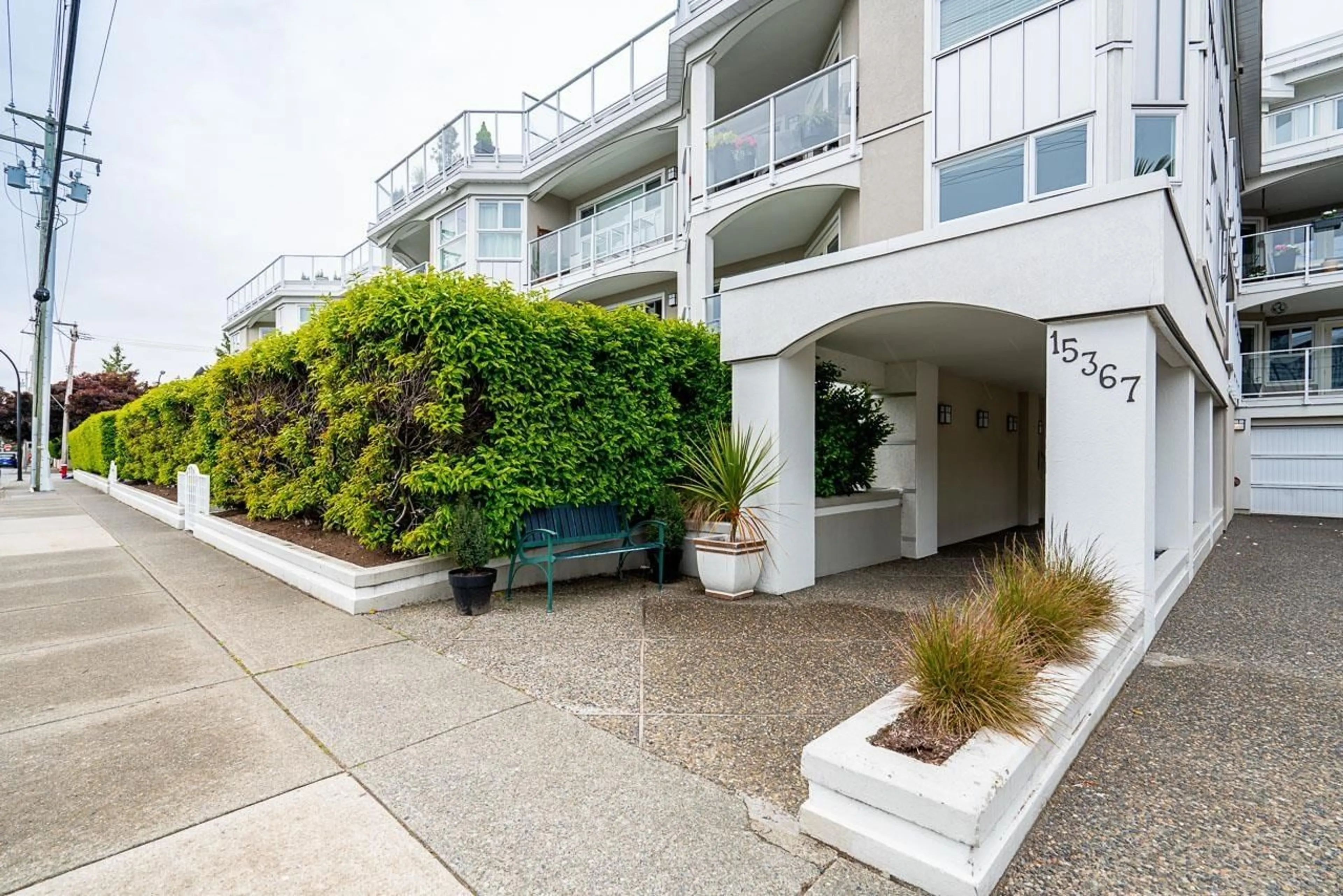 Patio, street for 305 - 15367 BUENA VISTA, White Rock British Columbia V4B1Y7