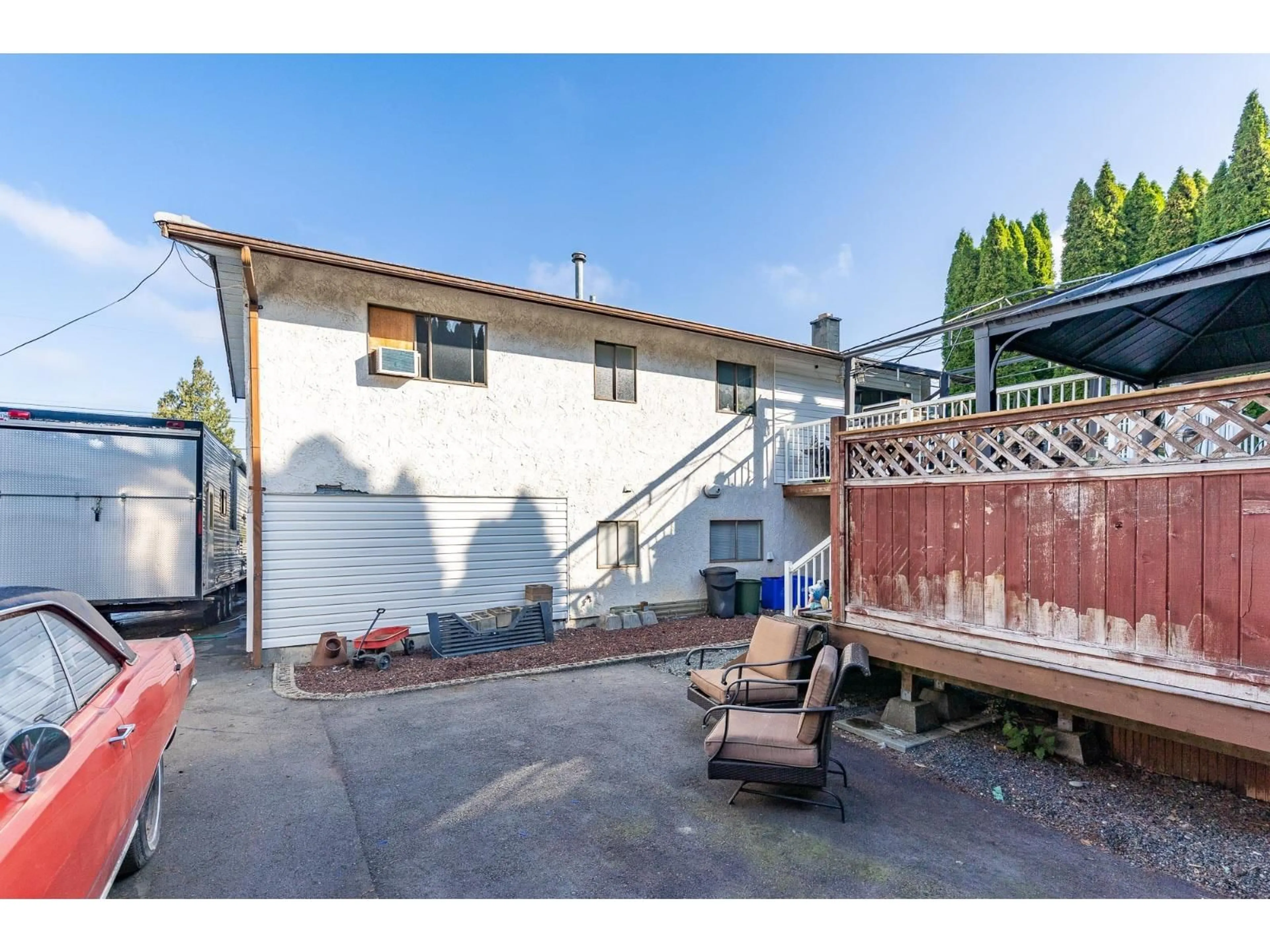 Patio, street for 46494 ELLIOTT AVENUE, Chilliwack British Columbia V2P6L3