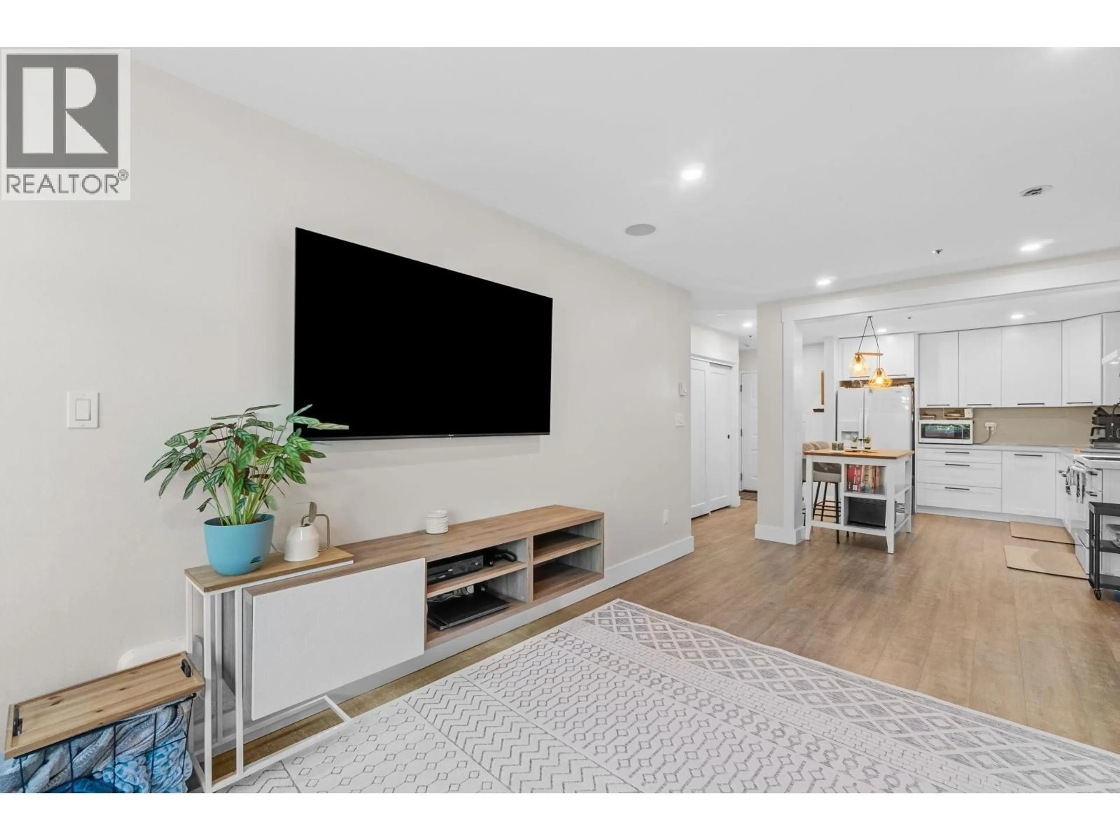 Home theater for 404 - 1310 CARIBOO STREET, New Westminster British Columbia V3M1X2