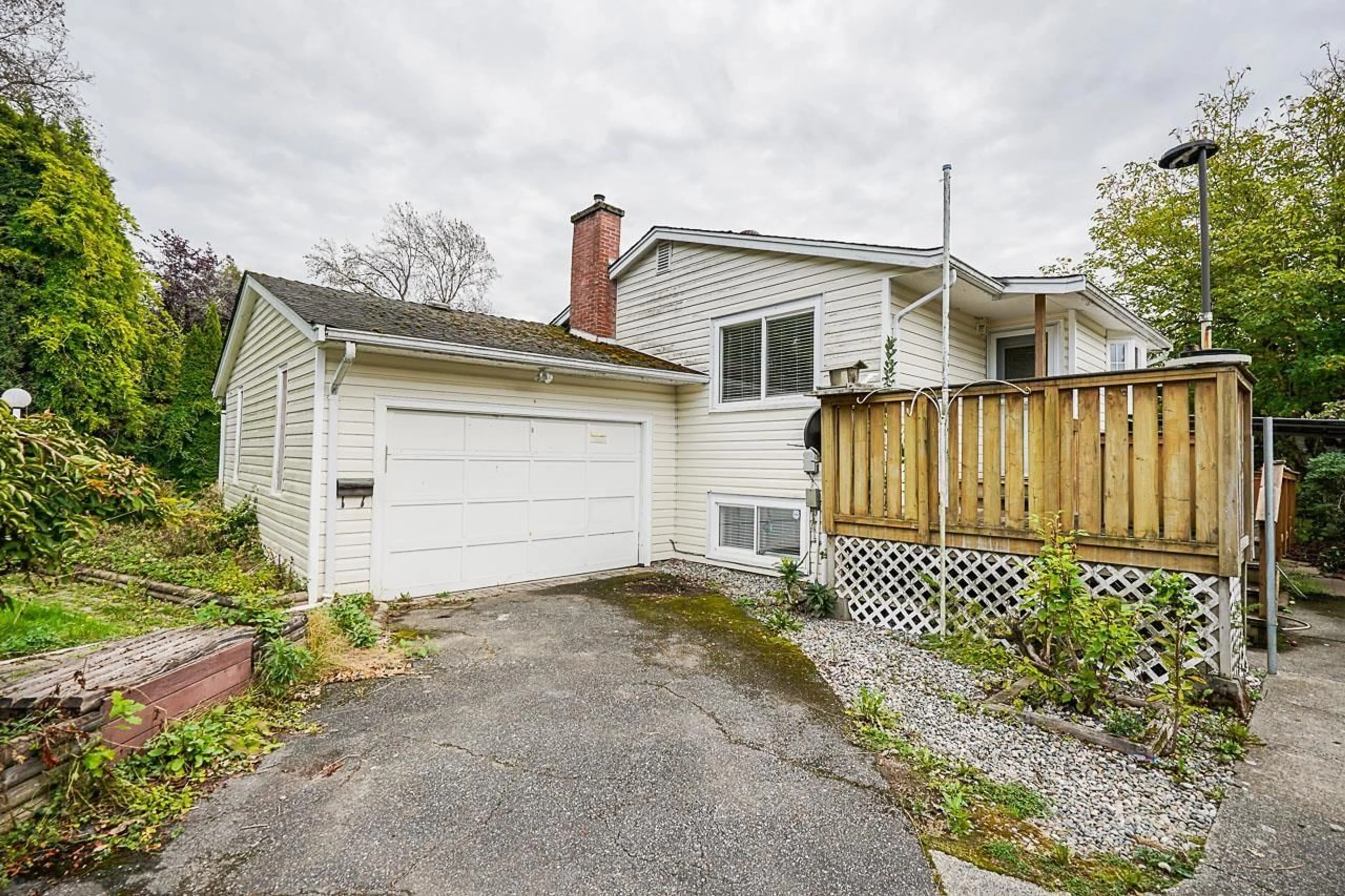 A pic from outside/outdoor area/front of a property/back of a property/a pic from drone, street for 16428 12, Surrey British Columbia V4A9H6