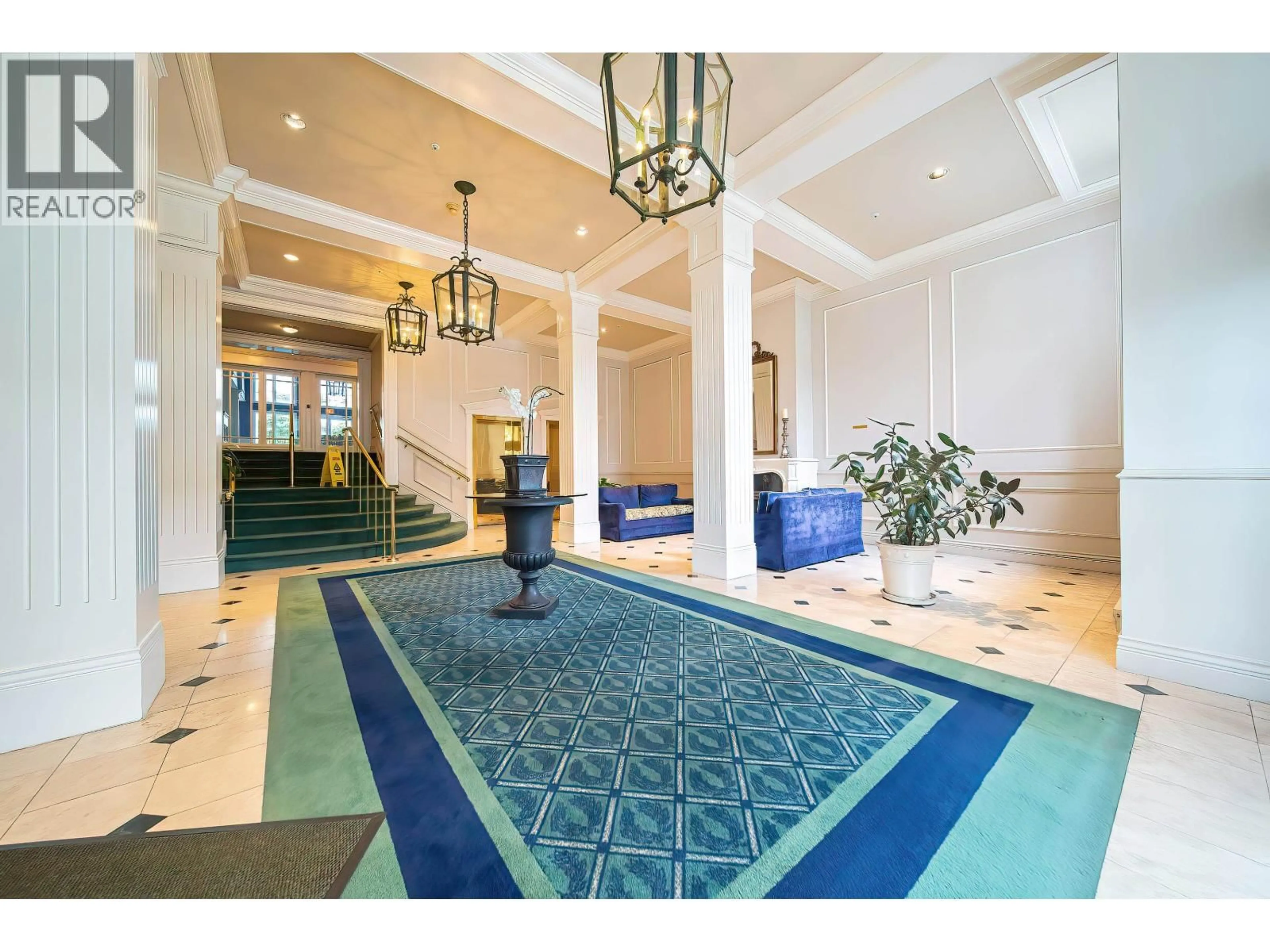 Lobby for 234 - 5735 HAMPTON PLACE, Vancouver British Columbia V6T2G8