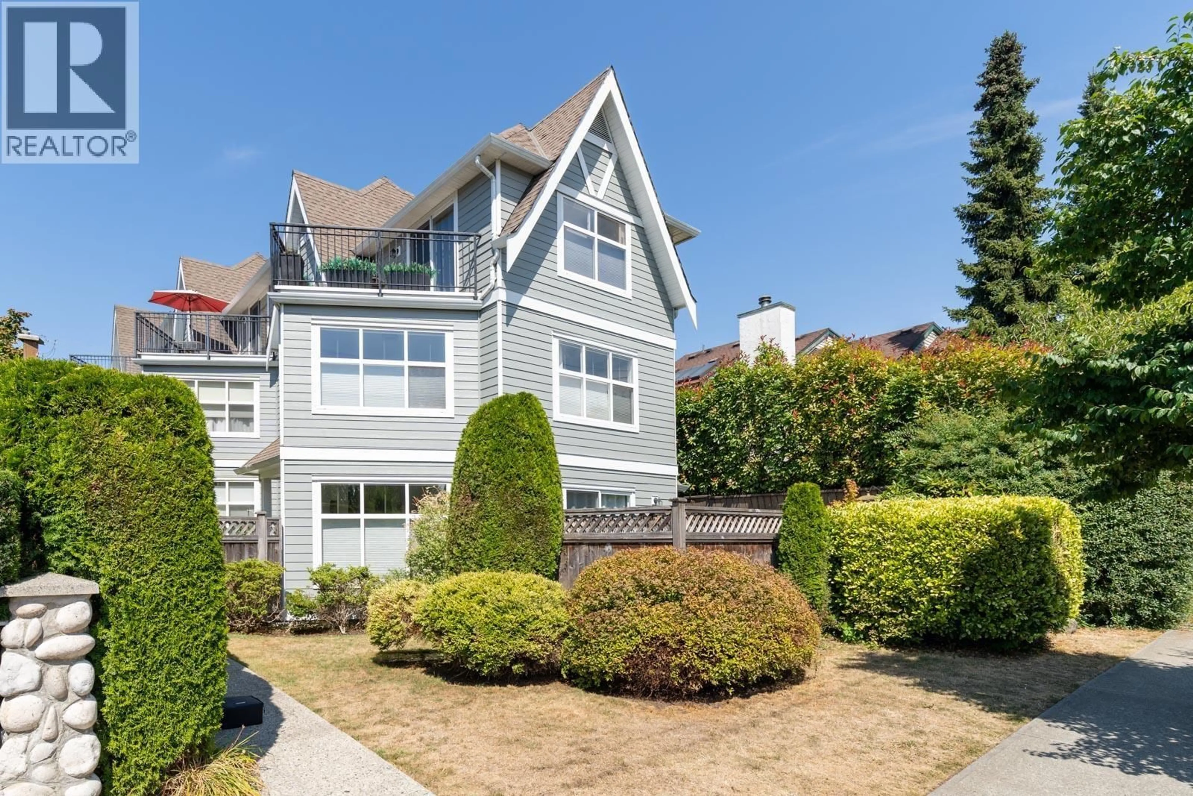 Unknown for 1 - 252 13TH STREET, North Vancouver British Columbia V7M1N7