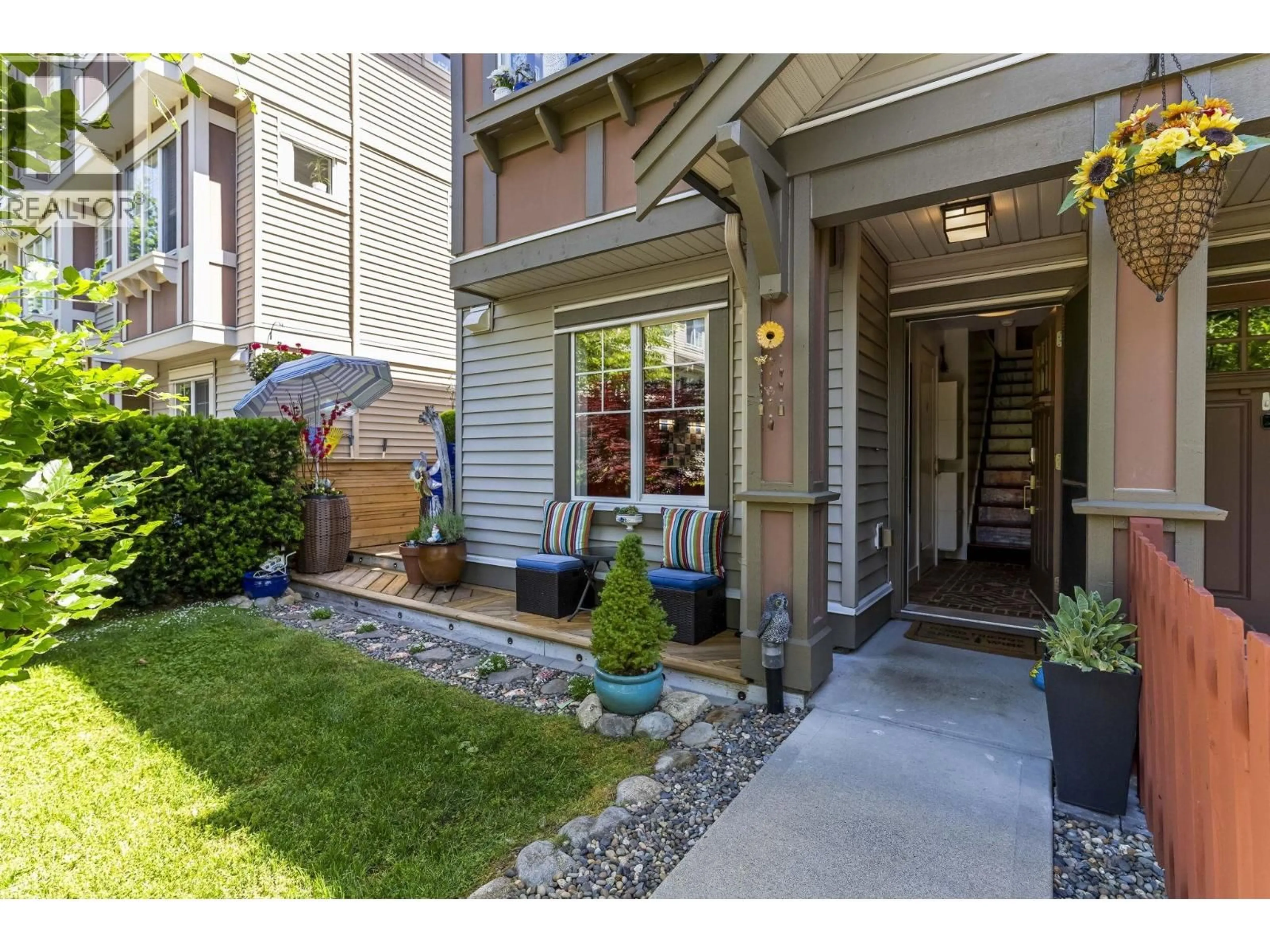 Indoor entryway for 13 - 10151 240 STREET, Maple Ridge British Columbia V2W0G9
