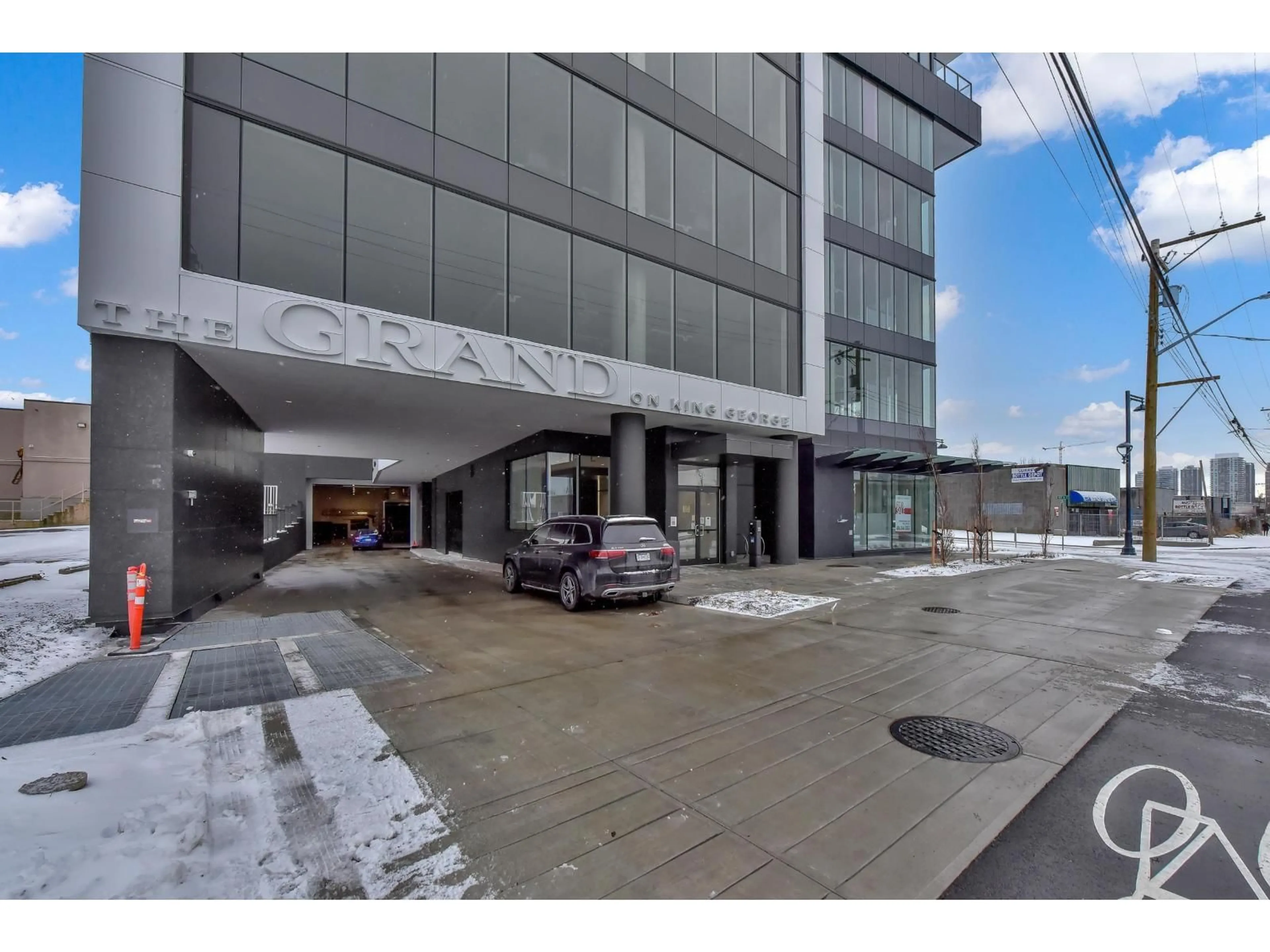 Indoor foyer for 1401 - 10750 135A, Surrey British Columbia V3T0V4