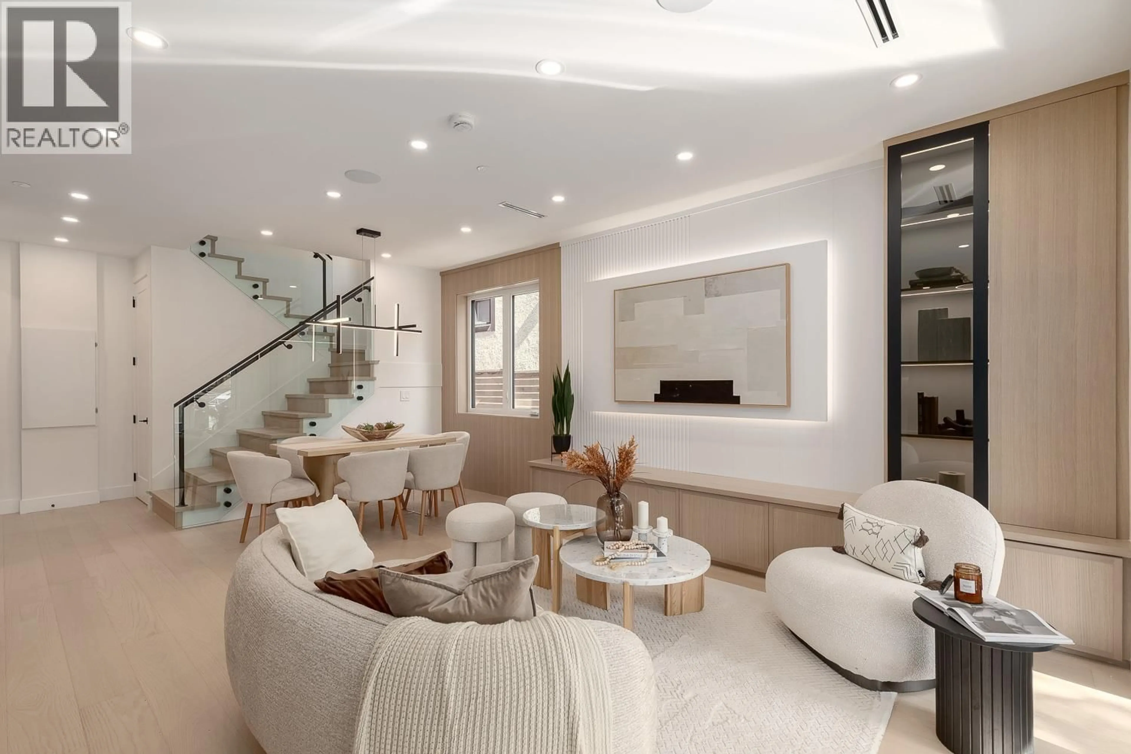Living room with furniture, unknown for 1 - 475 20TH AVENUE, Vancouver British Columbia V5Y2C7