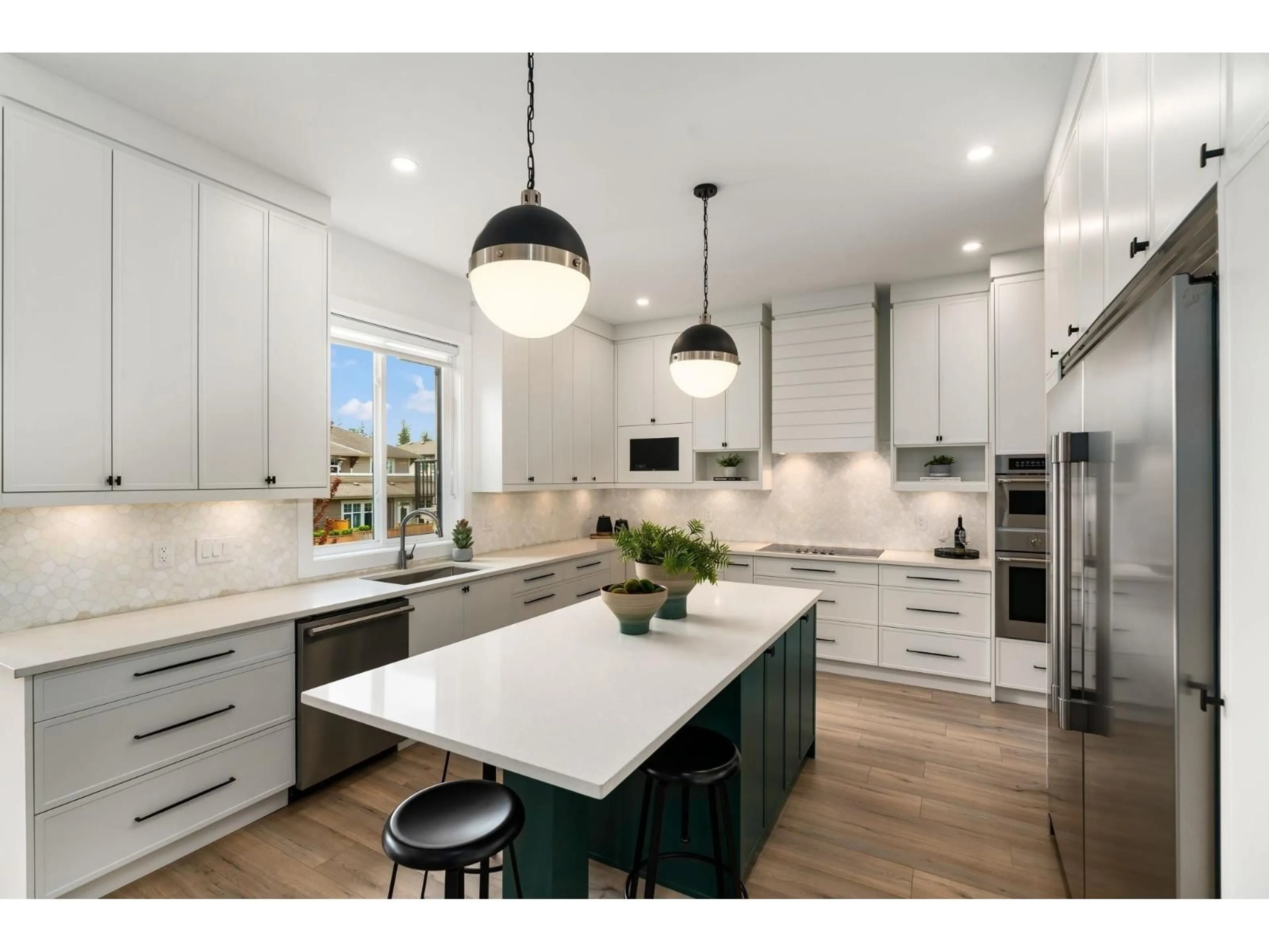Open concept kitchen, unknown for 21050 72, Langley British Columbia V2Y2R6