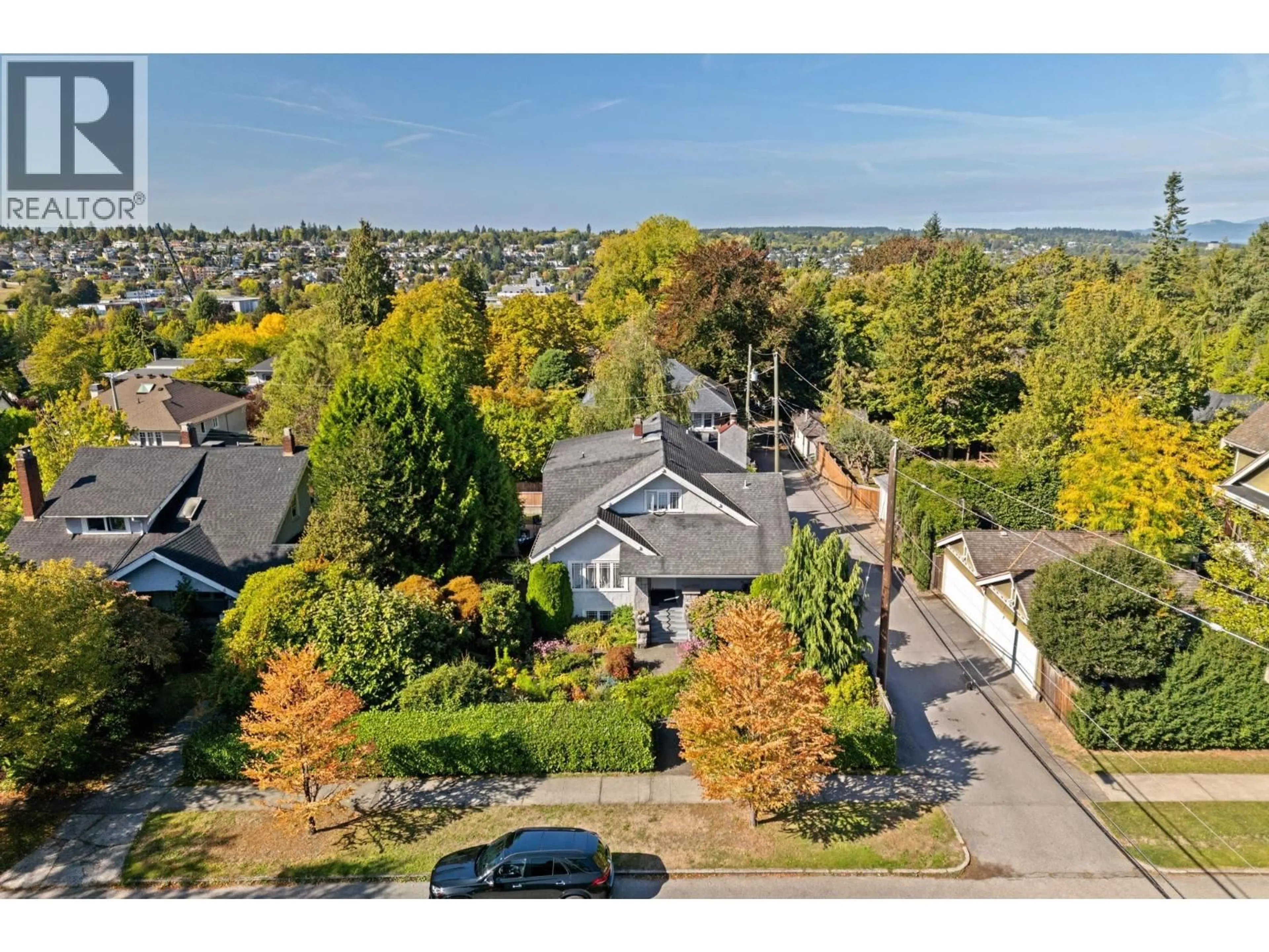 A pic from outside/outdoor area/front of a property/back of a property/a pic from drone, street for 4149 PINE CRESCENT, Vancouver British Columbia V6J4K8