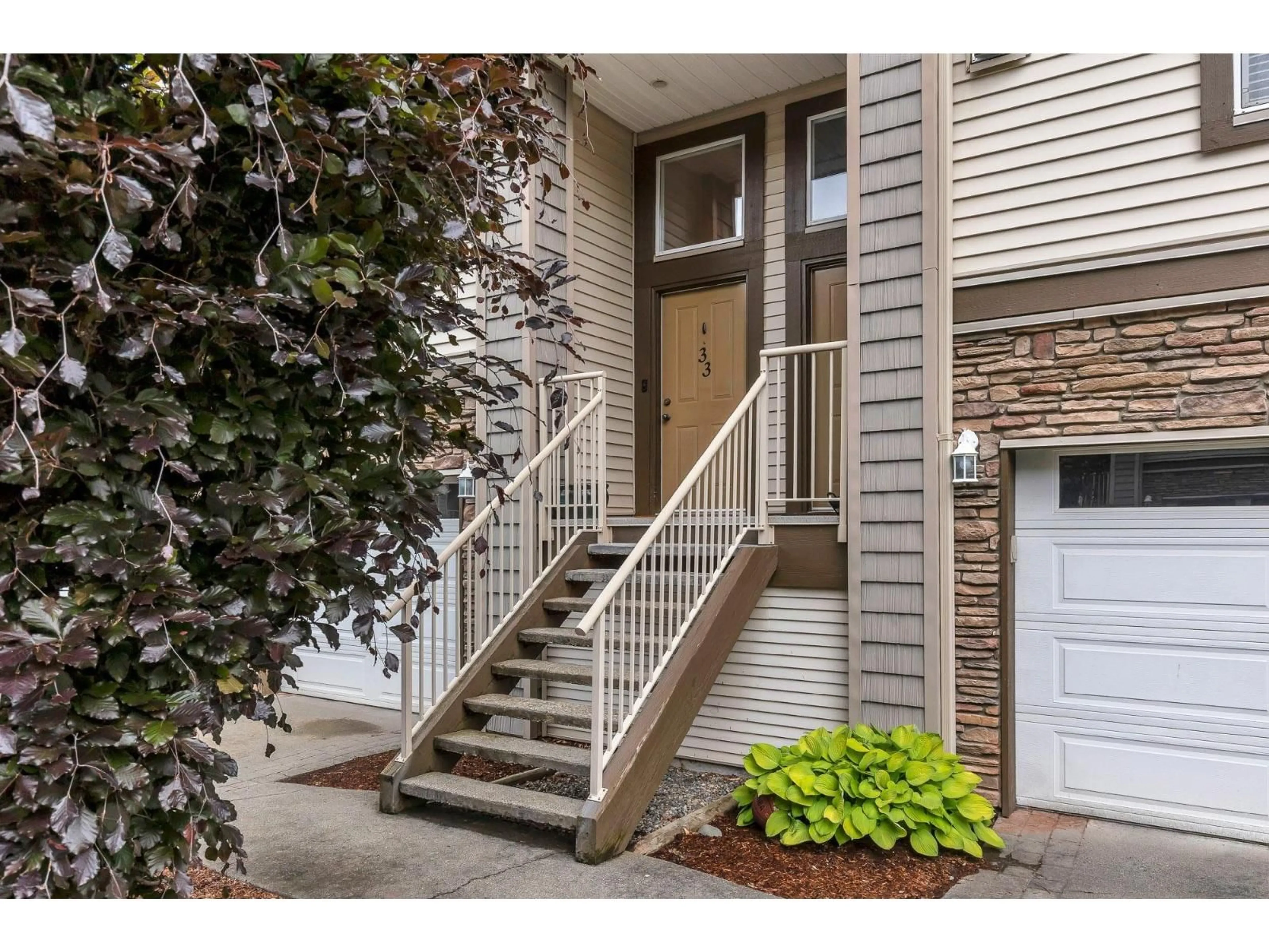 Indoor entryway for 33 - 46778 HUDSON ROAD, Chilliwack British Columbia V2R0K4