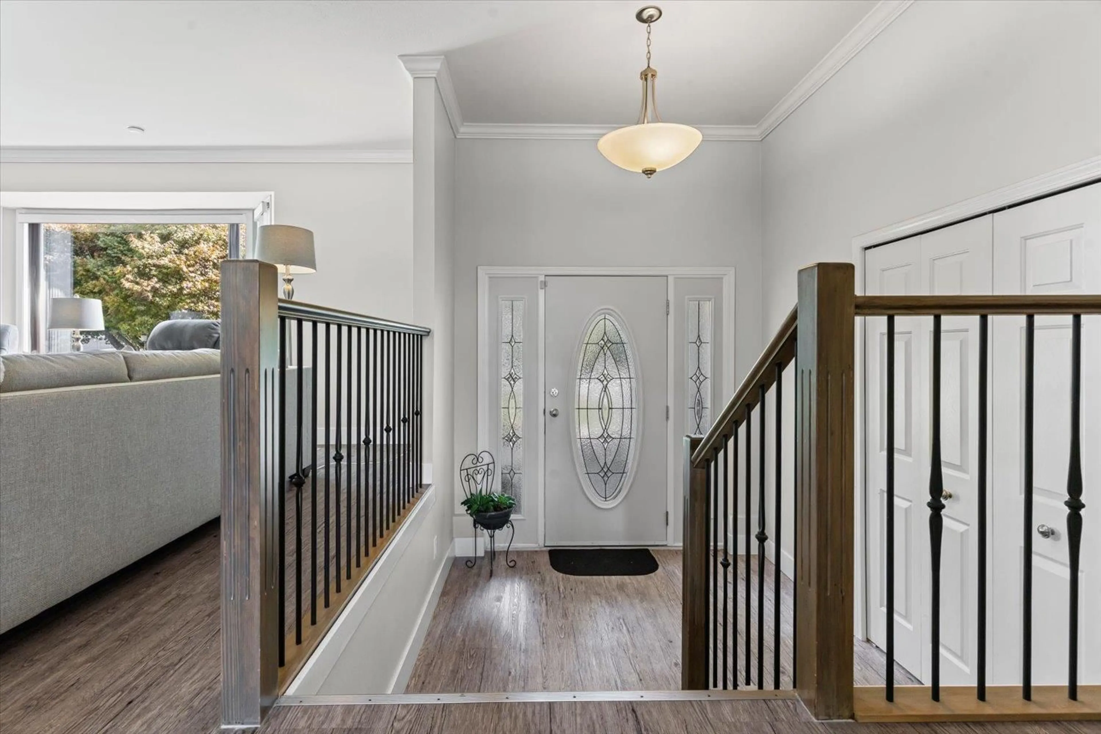 Indoor foyer for 10007 SHAMROCK DRIVE, Chilliwack British Columbia V2P5L3