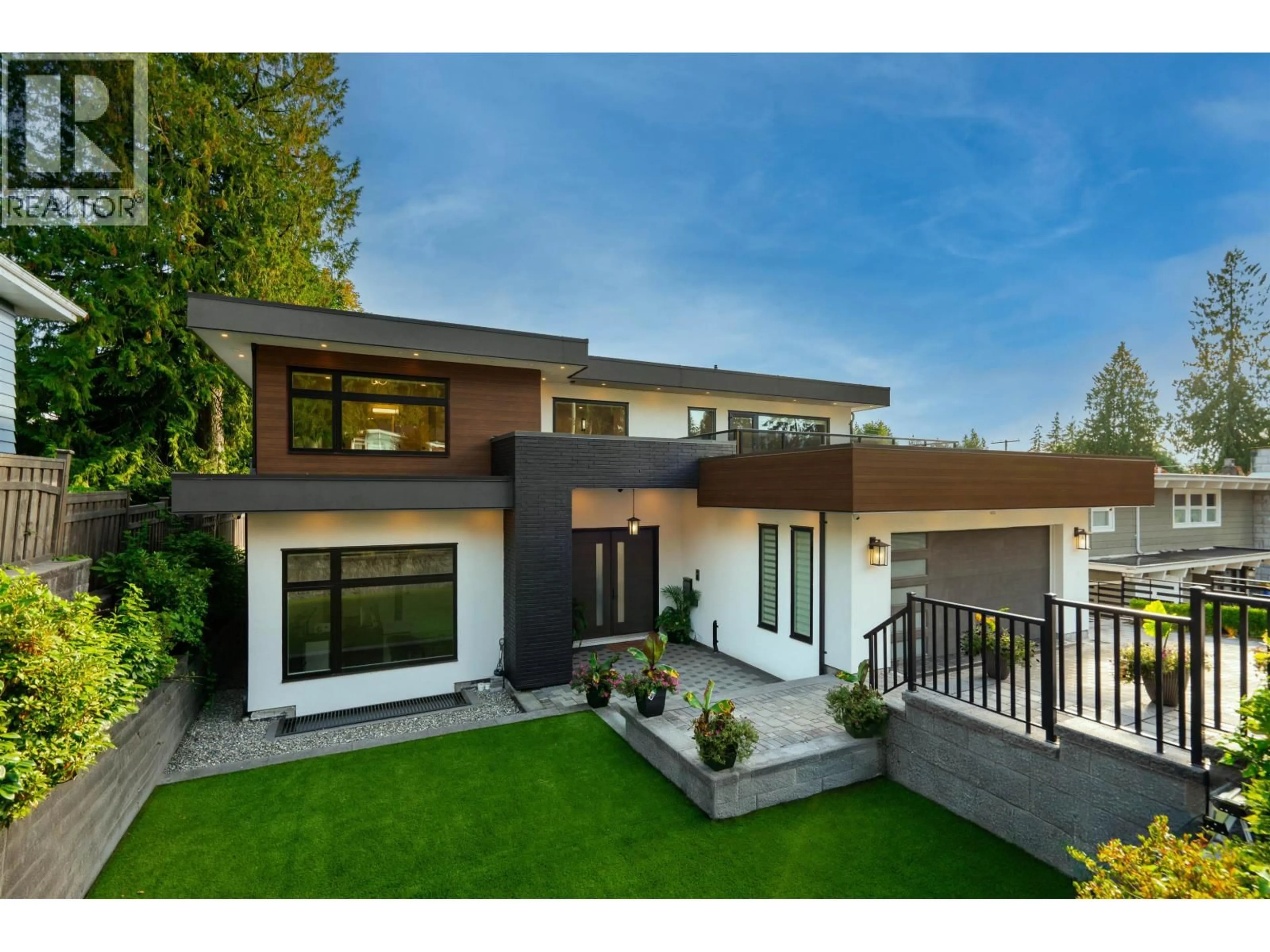 Home with brick exterior material, street for 929 CANYON BOULEVARD, North Vancouver British Columbia V7R2J9
