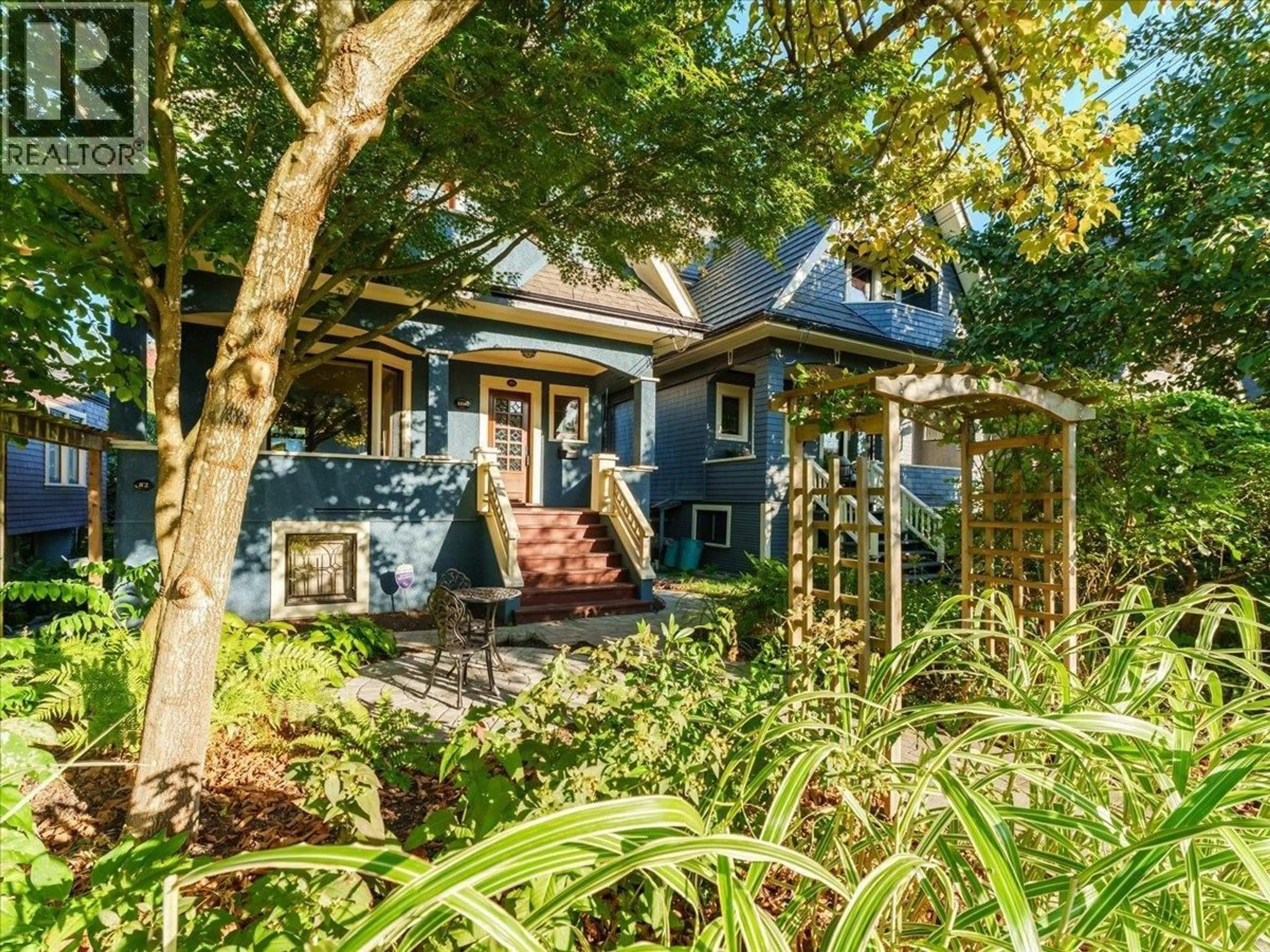 Unknown for 1216 LAKEWOOD DRIVE, Vancouver British Columbia V5L4M4