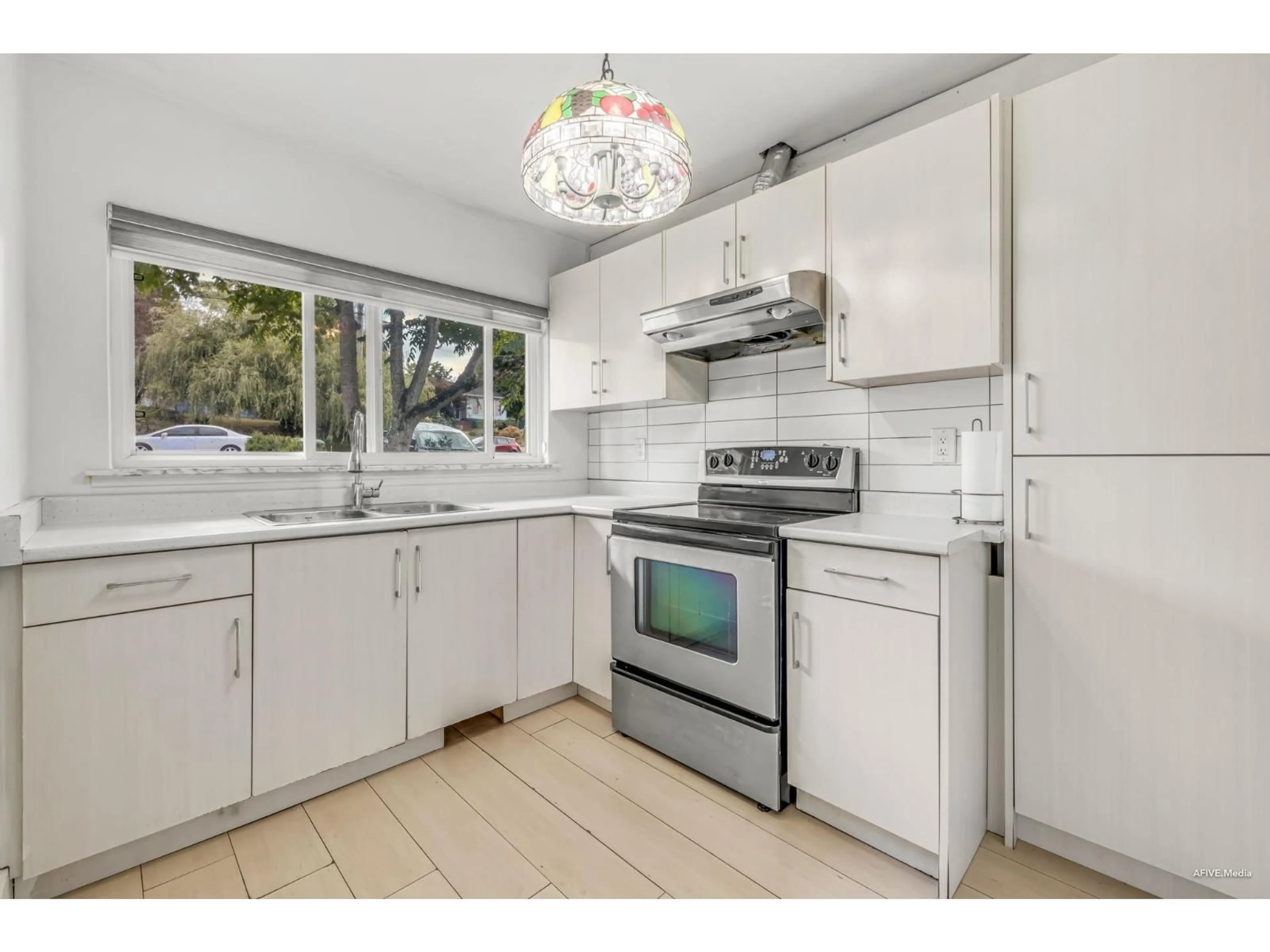 Unknown for 10317 127, Surrey British Columbia V3V5K1