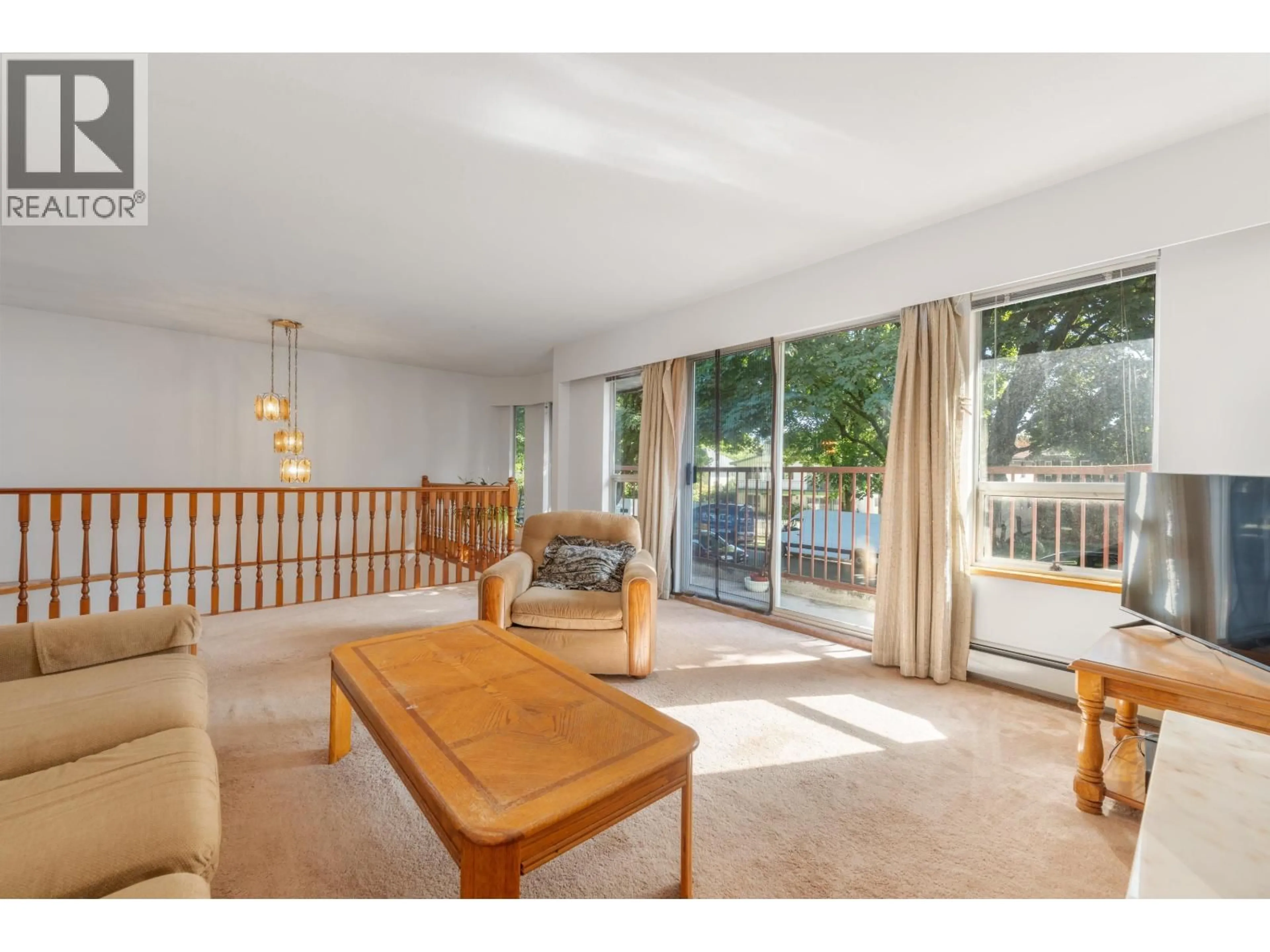Living room with furniture, unknown for 511 19TH AVENUE, Vancouver British Columbia V5V1J8