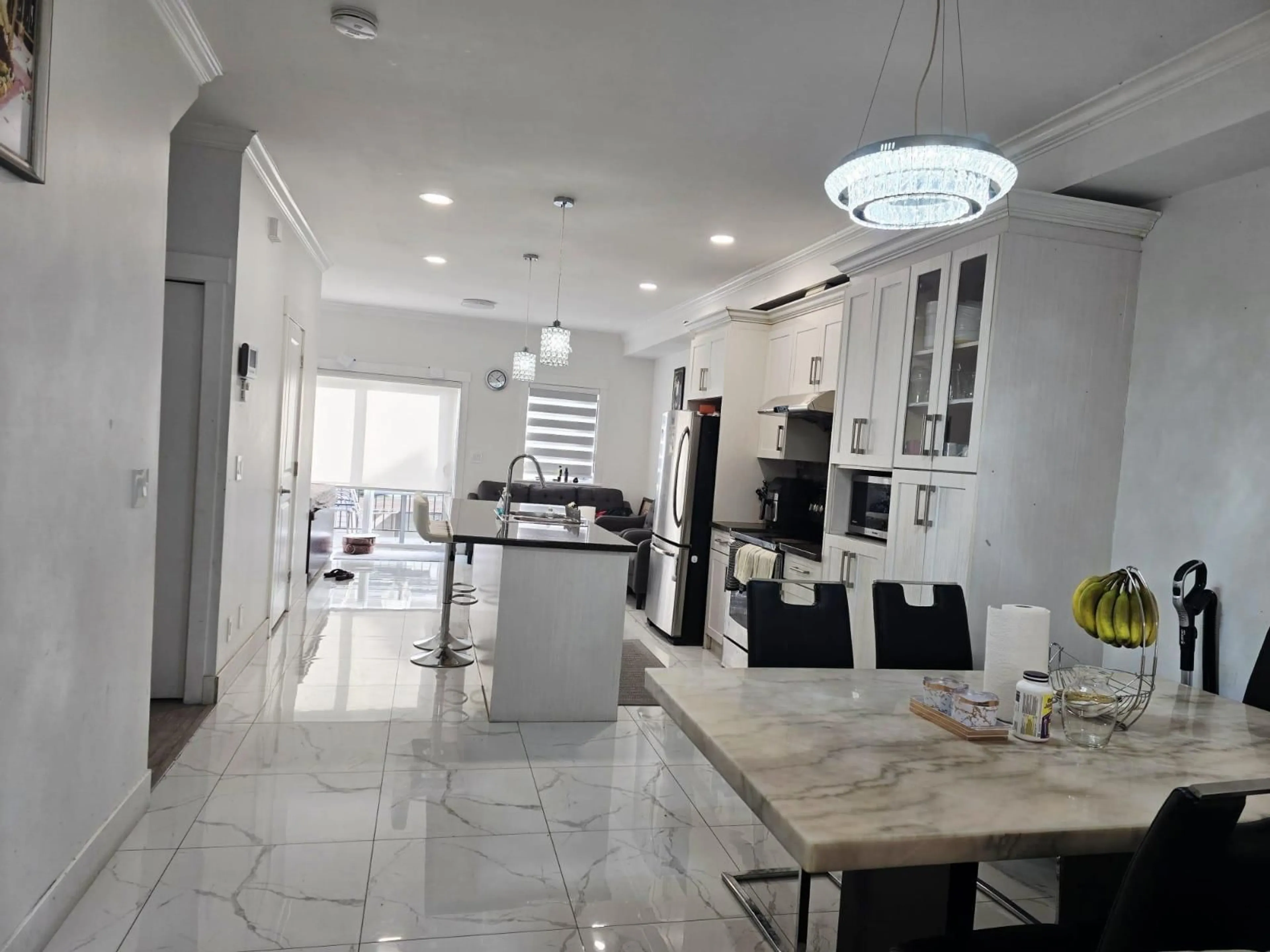 Contemporary kitchen, ceramic/tile floor for 73 - 9405 121, Surrey British Columbia V3V0A9