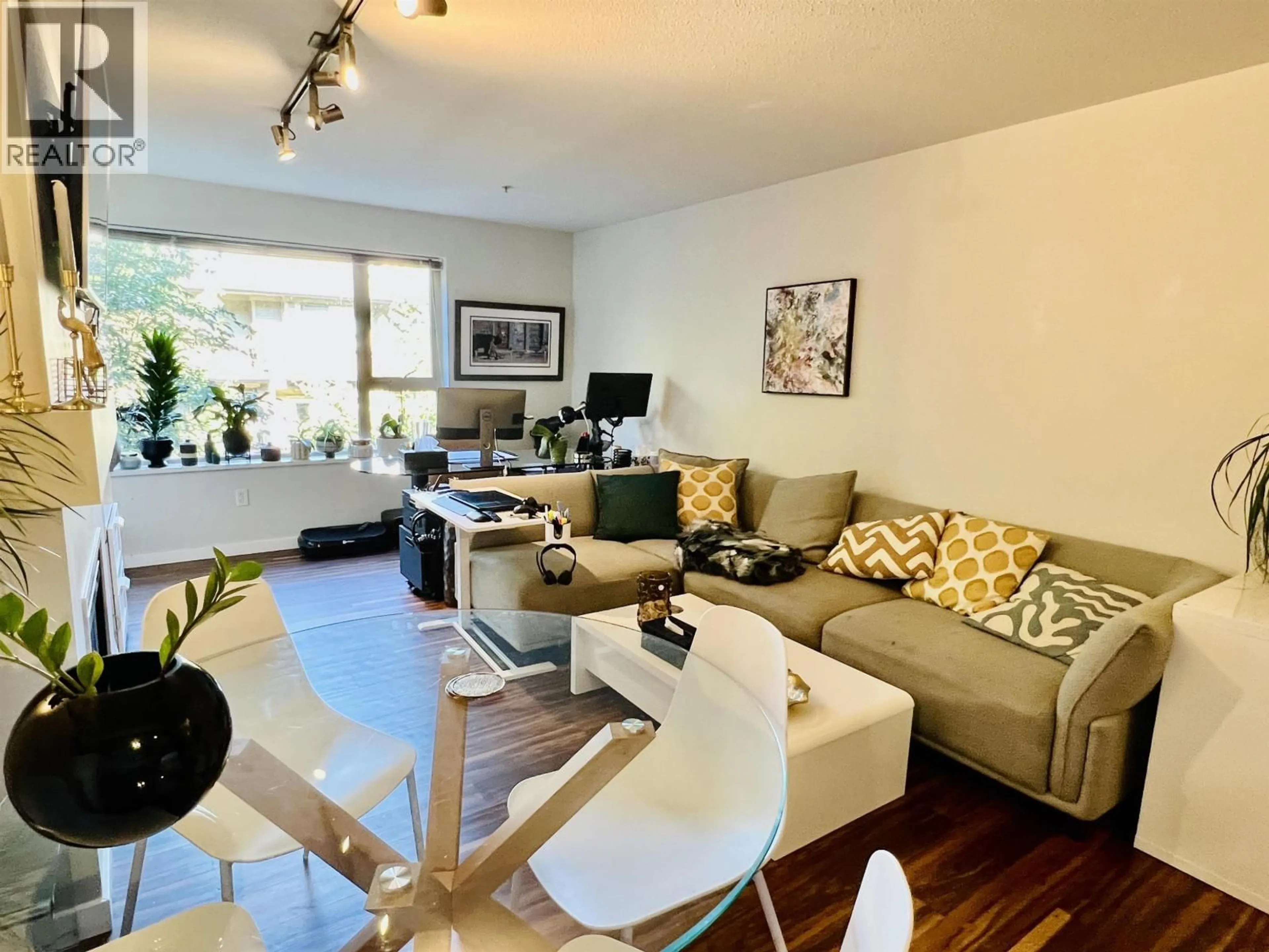 Living room with furniture, unknown for 214 - 200 KLAHANIE DRIVE, Port Moody British Columbia V3H5K7