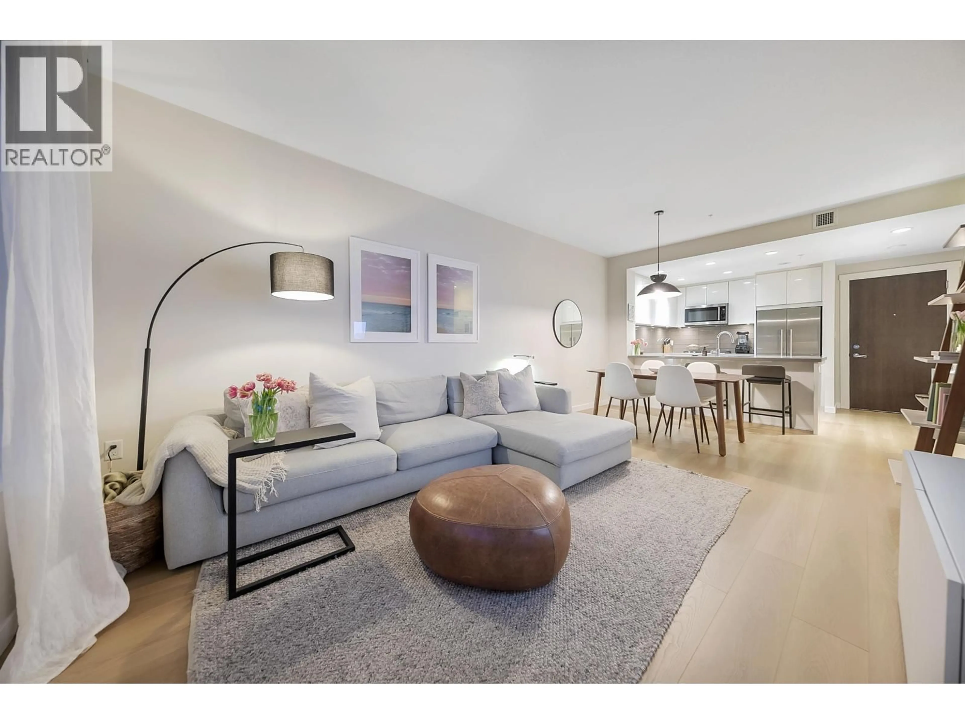 Living room with furniture, unknown for 428 - 255 1ST STREET, North Vancouver British Columbia V7M3G8