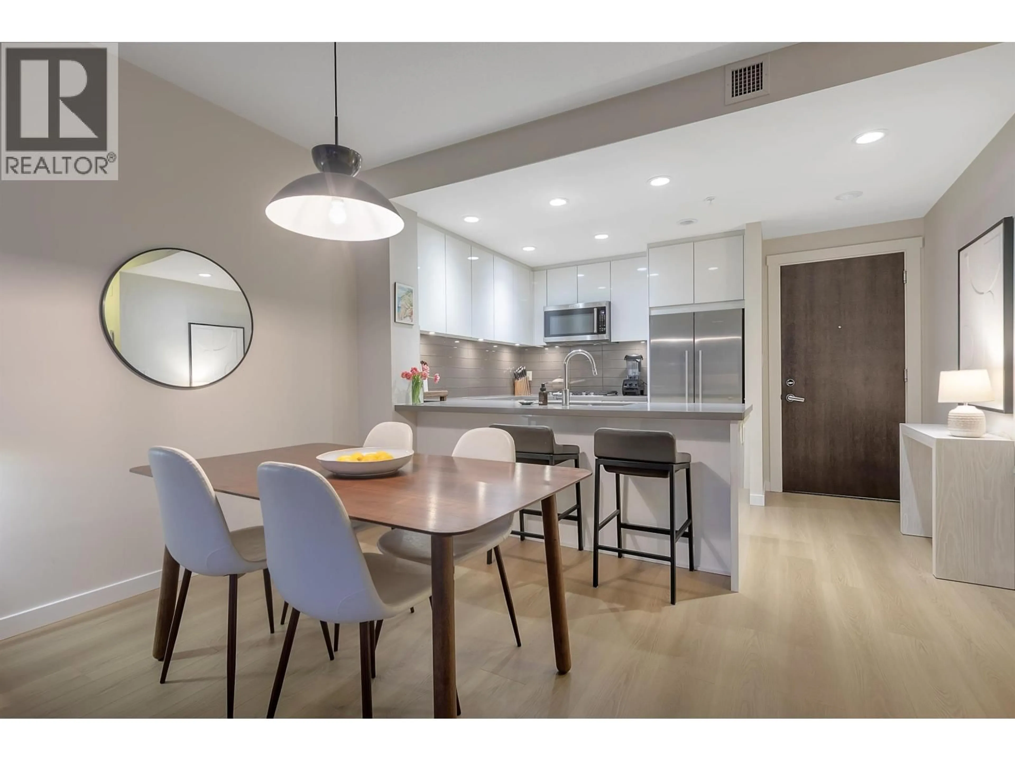 Open concept kitchen, unknown for 428 - 255 1ST STREET, North Vancouver British Columbia V7M3G8