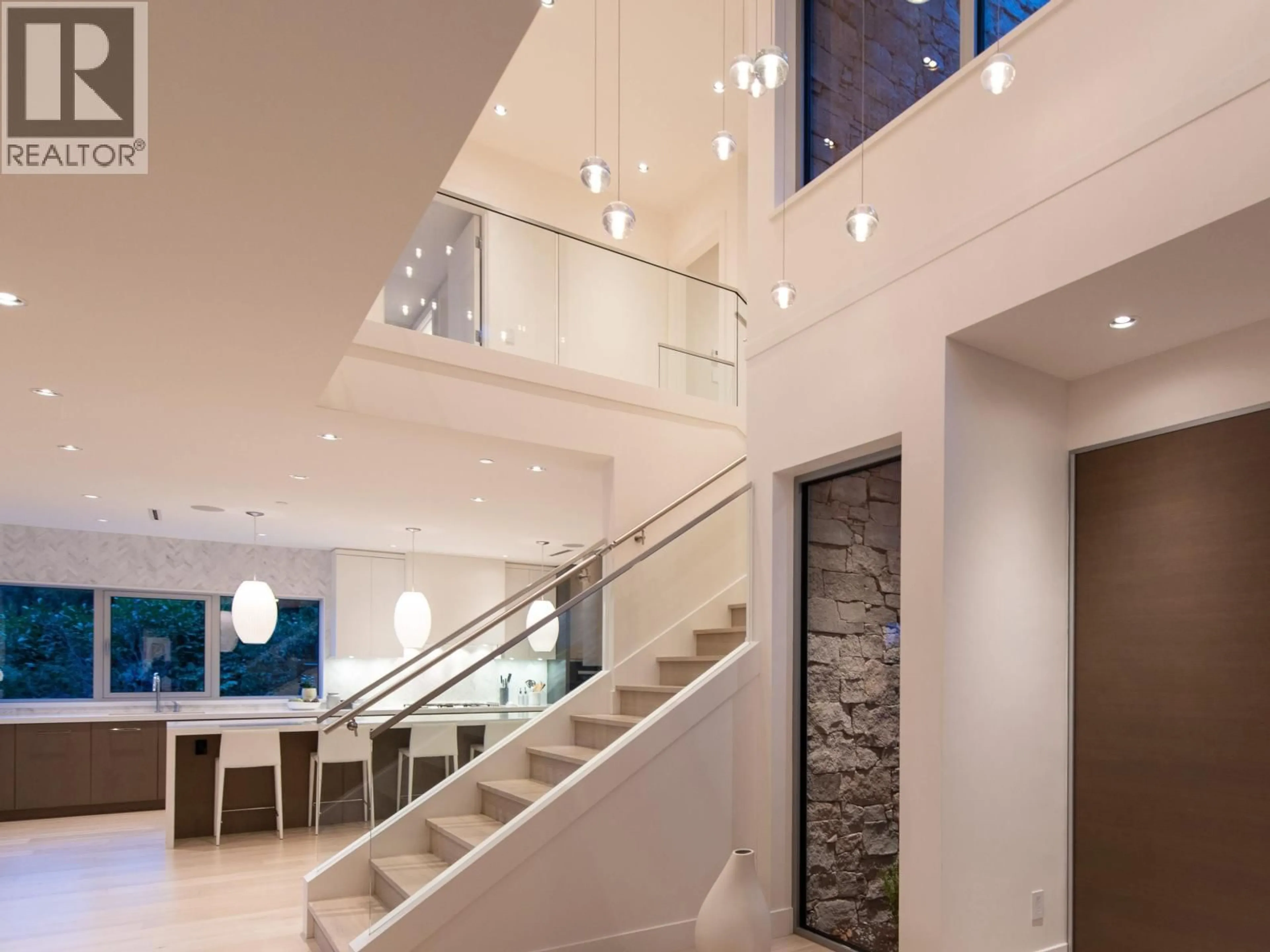 Indoor foyer for 4177 ROCKRIDGE ROAD, West Vancouver British Columbia V7W1A3
